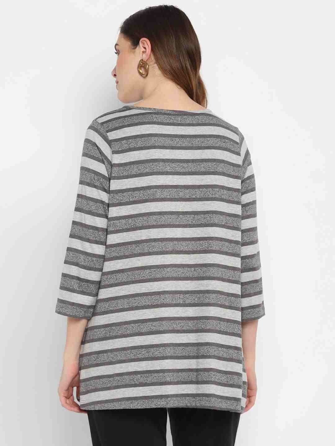 https://cdn.fynd.com/v2/falling-surf-7c8bb8/fyprod/wrkr/products/pictures/item/free/original/momsoon/MCMTSS2211/5/QZQXjspM4F-410262830001-4.jpg