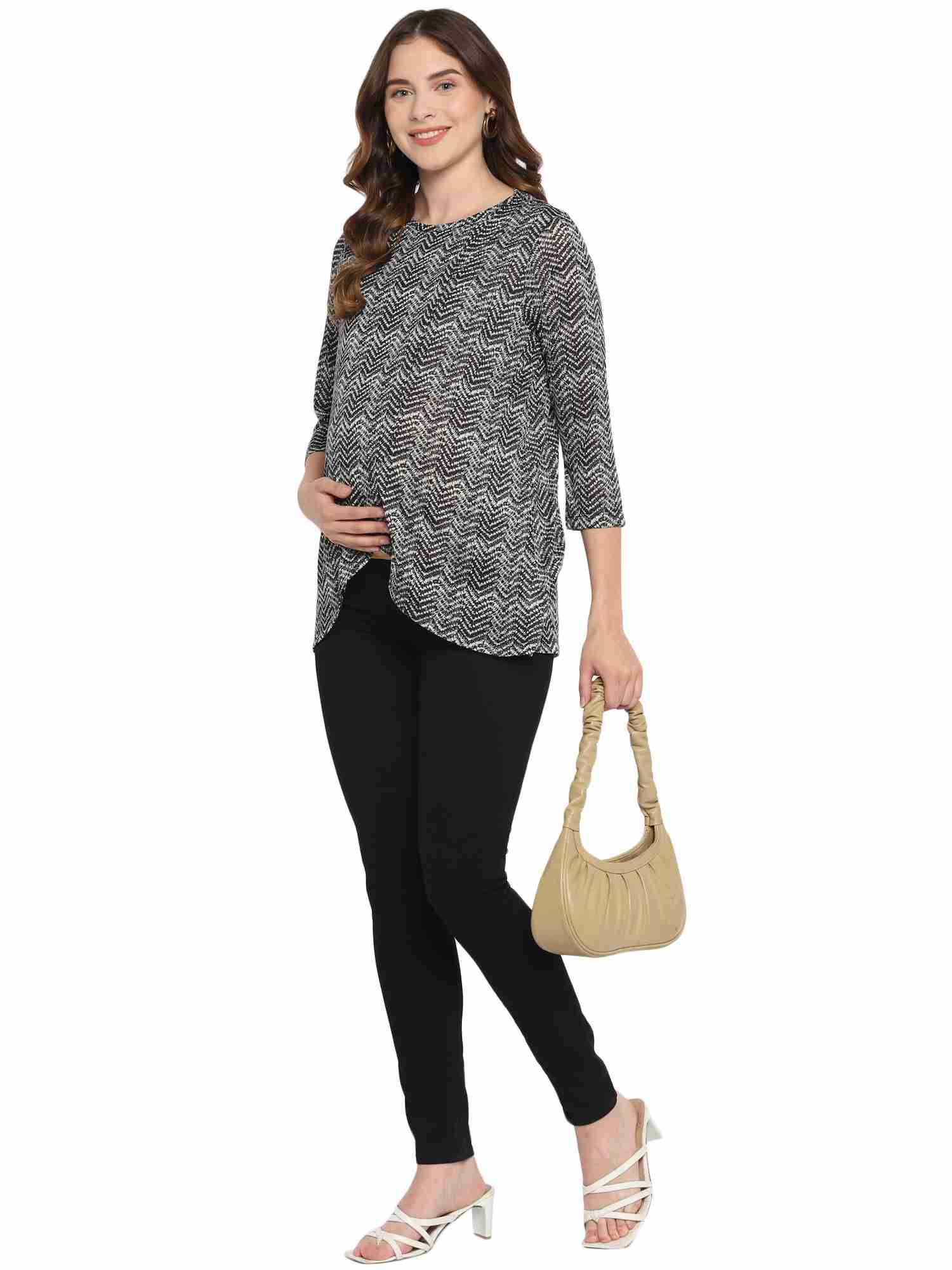 https://cdn.fynd.com/v2/falling-surf-7c8bb8/fyprod/wrkr/products/pictures/item/free/original/momsoon/MCMTSS2212/2/oopSFqj1Tz-410262831001-2.jpg