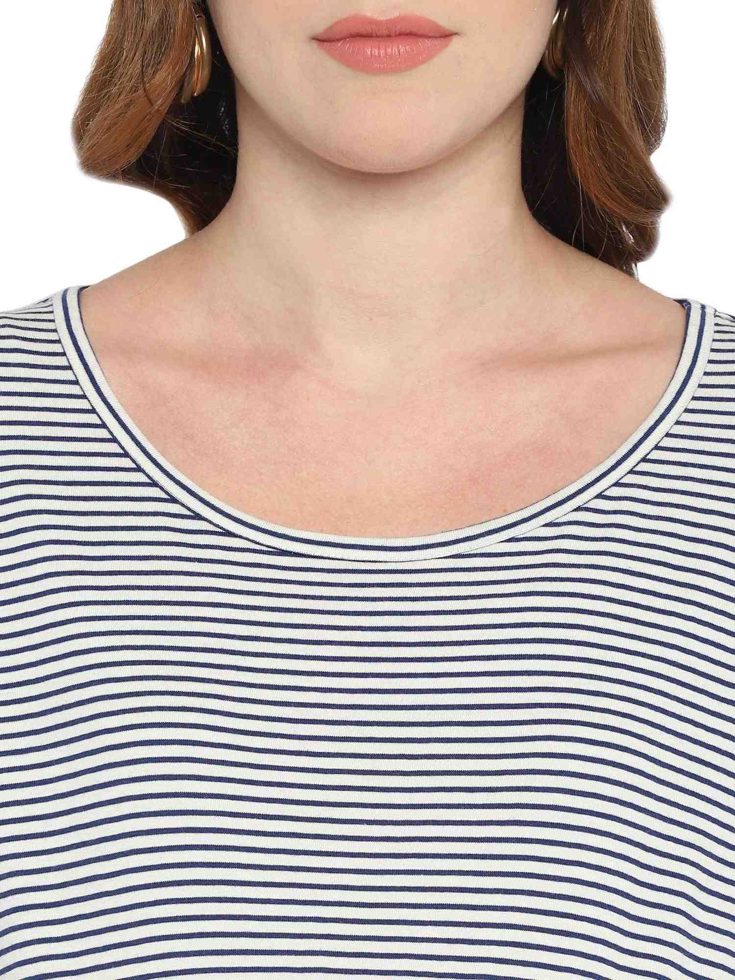 https://cdn.fynd.com/v2/falling-surf-7c8bb8/fyprod/wrkr/products/pictures/item/free/original/momsoon/MCMTSS2213/6/3jVMlzakmu-410262832001-7.jpg