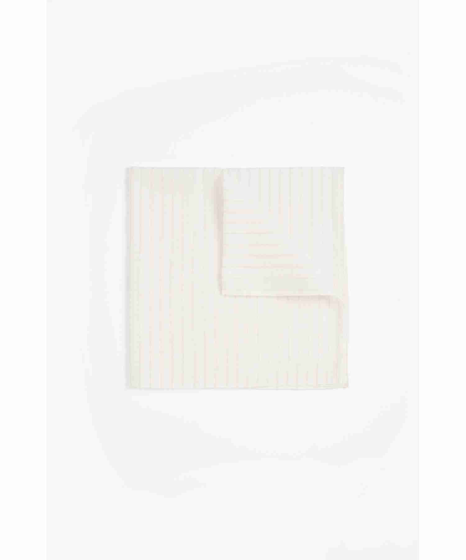 https://cdn.fynd.com/v2/falling-surf-7c8bb8/fyprod/wrkr/products/pictures/item/free/original/mothercare/AA037/3/Yzqfd-e5vV-492412103-4.jpg