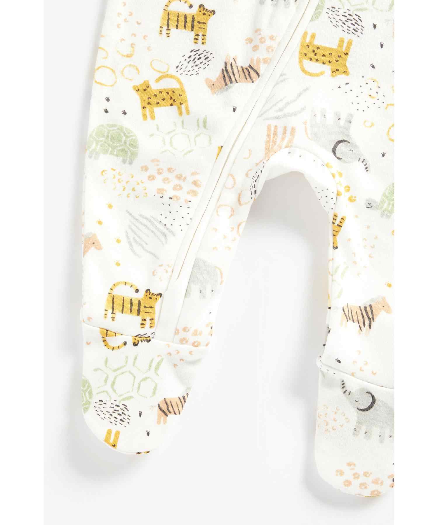 https://cdn.fynd.com/v2/falling-surf-7c8bb8/fyprod/wrkr/products/pictures/item/free/original/mothercare/BB453/3/sNBYEAIEkw-410261504001-4.jpg