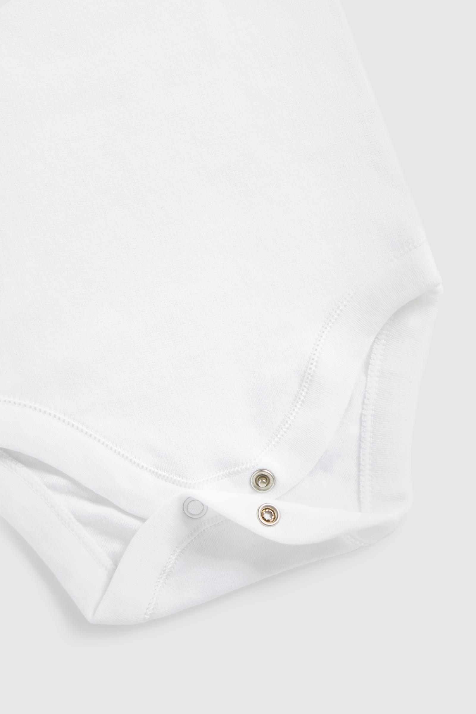 https://cdn.fynd.com/v2/falling-surf-7c8bb8/fyprod/wrkr/products/pictures/item/free/original/mothercare/CB388/4/mtnLk8kptm-410401501001_5.jpeg