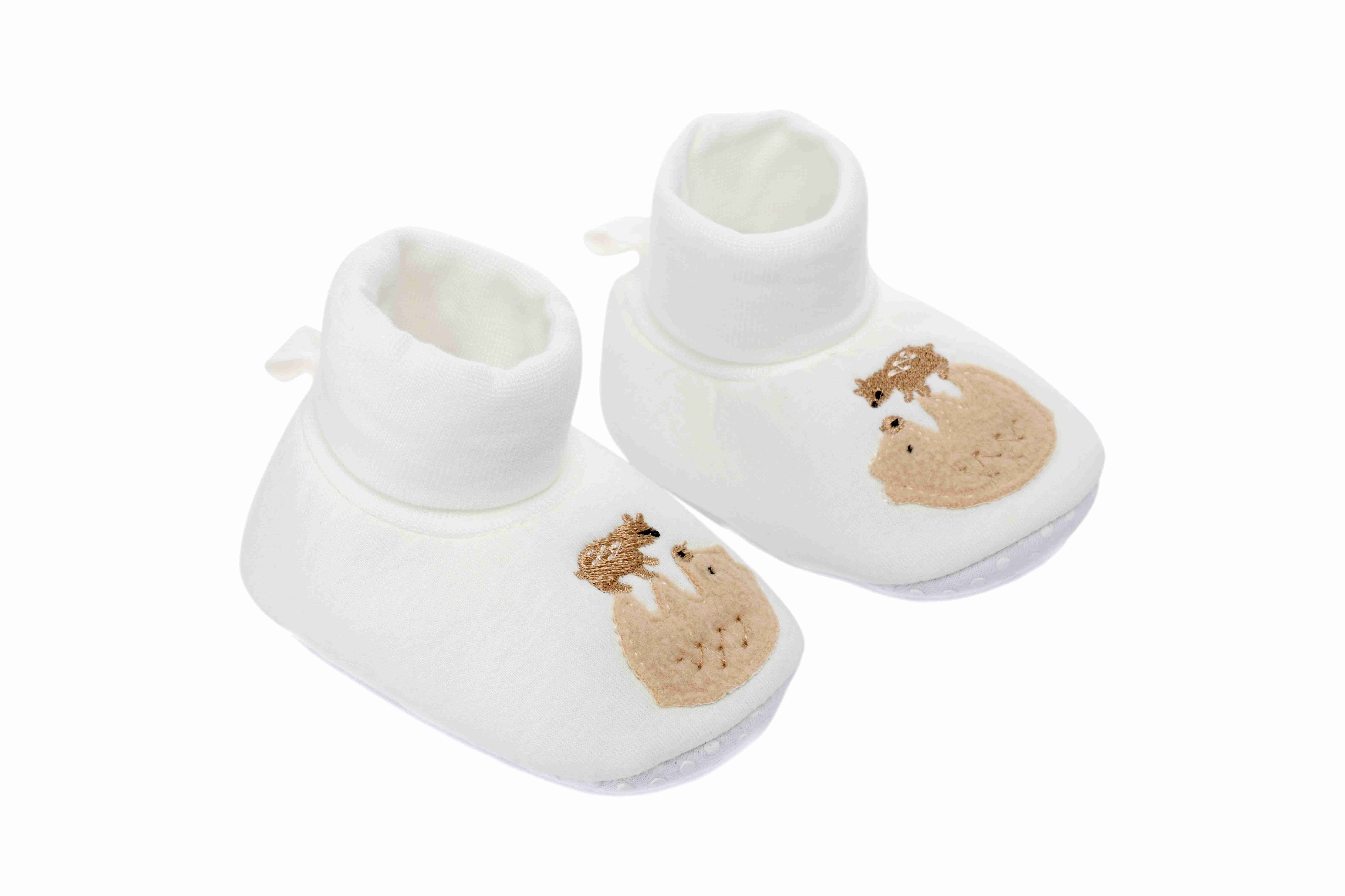 https://cdn.fynd.com/v2/falling-surf-7c8bb8/fyprod/wrkr/products/pictures/item/free/original/mothercare/CH0042/0/QcCT-2aS5B-410265979001_1.jpg