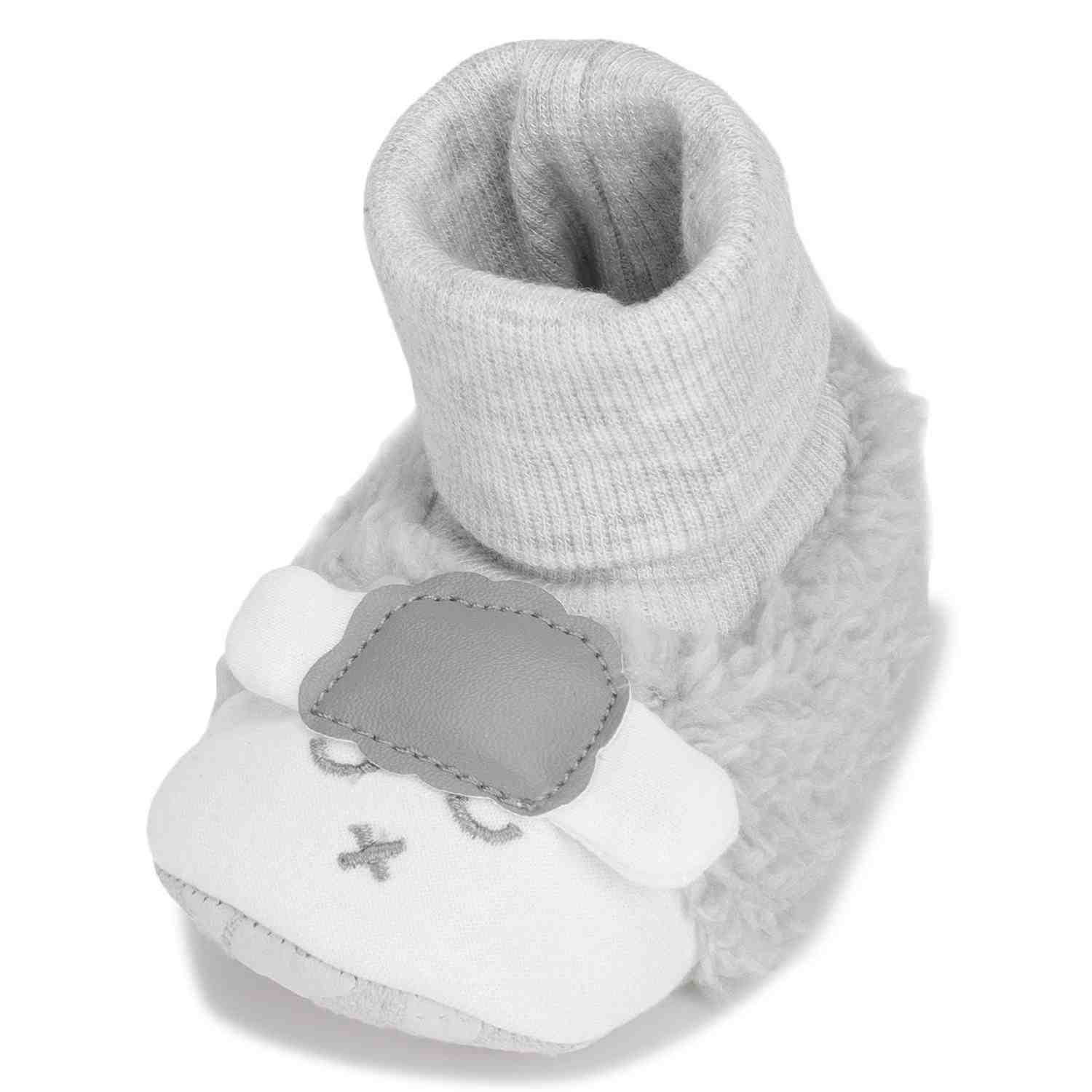 https://cdn.fynd.com/v2/falling-surf-7c8bb8/fyprod/wrkr/products/pictures/item/free/original/mothercare/CH010/3/85Yd6UEcNR-410260920001-4.jpg