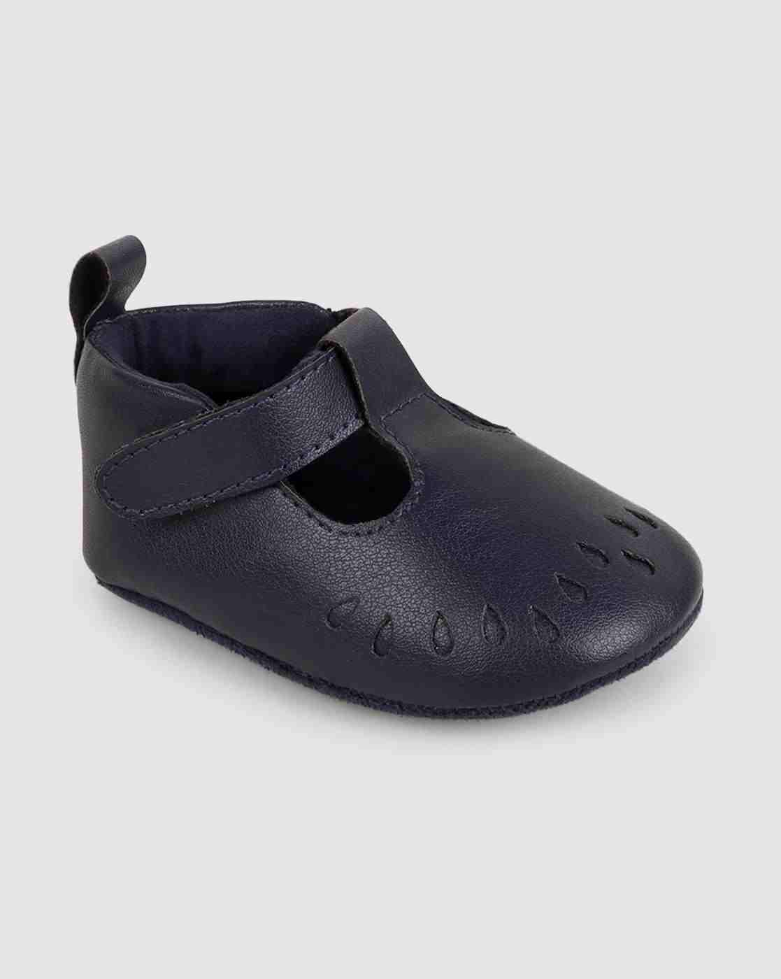 https://cdn.fynd.com/v2/falling-surf-7c8bb8/fyprod/wrkr/products/pictures/item/free/original/mothercare/DAW2101/4/bFE4LrMmnU-410258643001-5.jpg