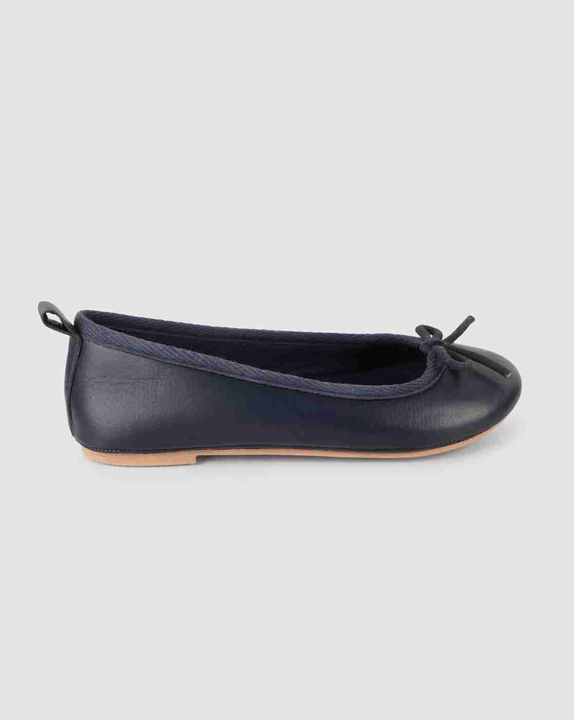 https://cdn.fynd.com/v2/falling-surf-7c8bb8/fyprod/wrkr/products/pictures/item/free/original/mothercare/DAW2111/2/oXgR0sDean-410258653001-3.jpg
