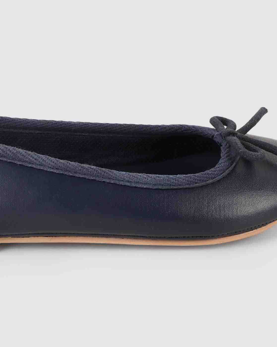 https://cdn.fynd.com/v2/falling-surf-7c8bb8/fyprod/wrkr/products/pictures/item/free/original/mothercare/DAW2111/3/wD2nuuMkVD-410258653001-4.jpg