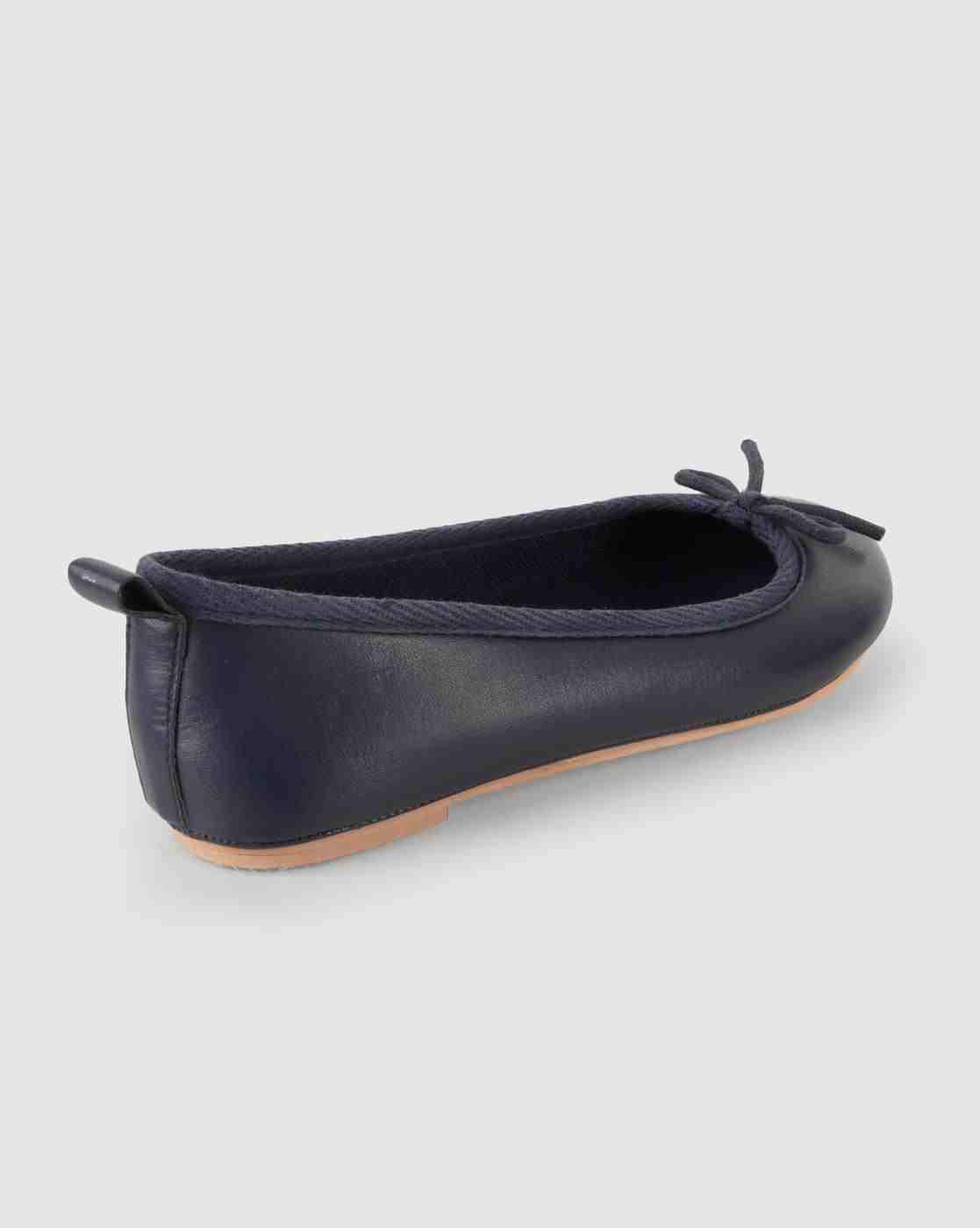 https://cdn.fynd.com/v2/falling-surf-7c8bb8/fyprod/wrkr/products/pictures/item/free/original/mothercare/DAW2111/4/KzBMiuDcSb-410258653001-5.jpg