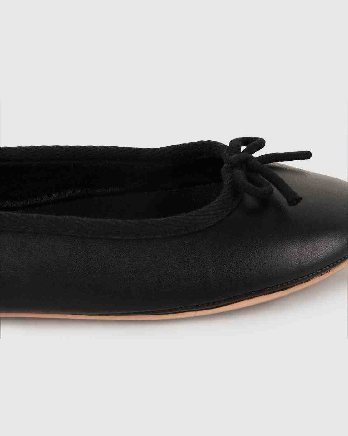 https://cdn.fynd.com/v2/falling-surf-7c8bb8/fyprod/wrkr/products/pictures/item/free/original/mothercare/DAW2112/3/4YDL7CH0Bc-410258654001-4.jpg