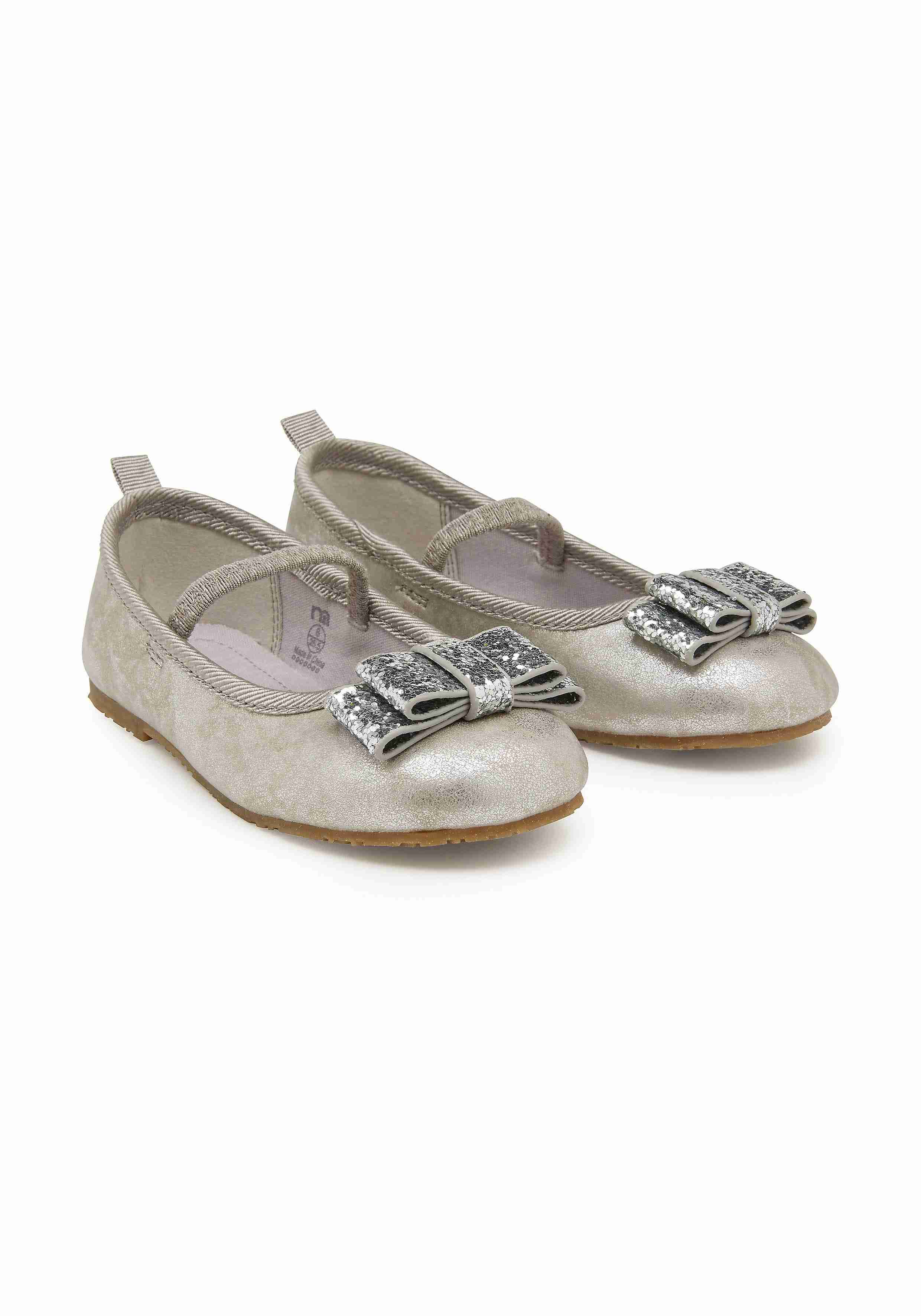 https://cdn.fynd.com/v2/falling-surf-7c8bb8/fyprod/wrkr/products/pictures/item/free/original/mothercare/F0141/0/qsSOmddovl-F0141-1.jpg