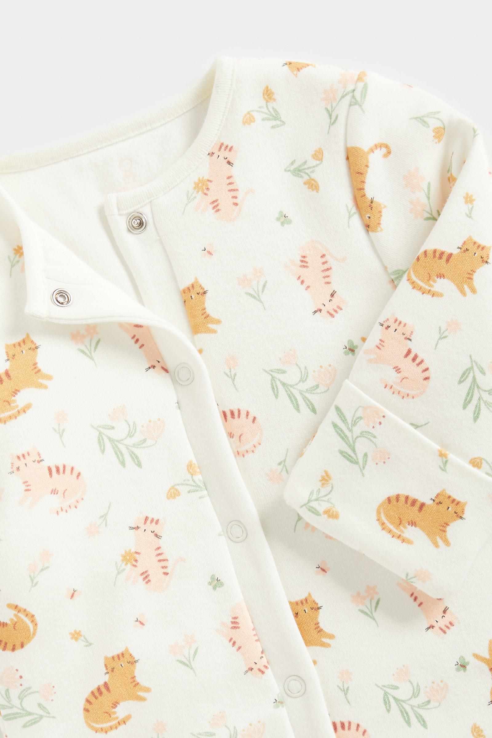 https://cdn.fynd.com/v2/falling-surf-7c8bb8/fyprod/wrkr/products/pictures/item/free/original/mothercare/FC123/2/0j6__Ls2NM-410400515001_3.jpg