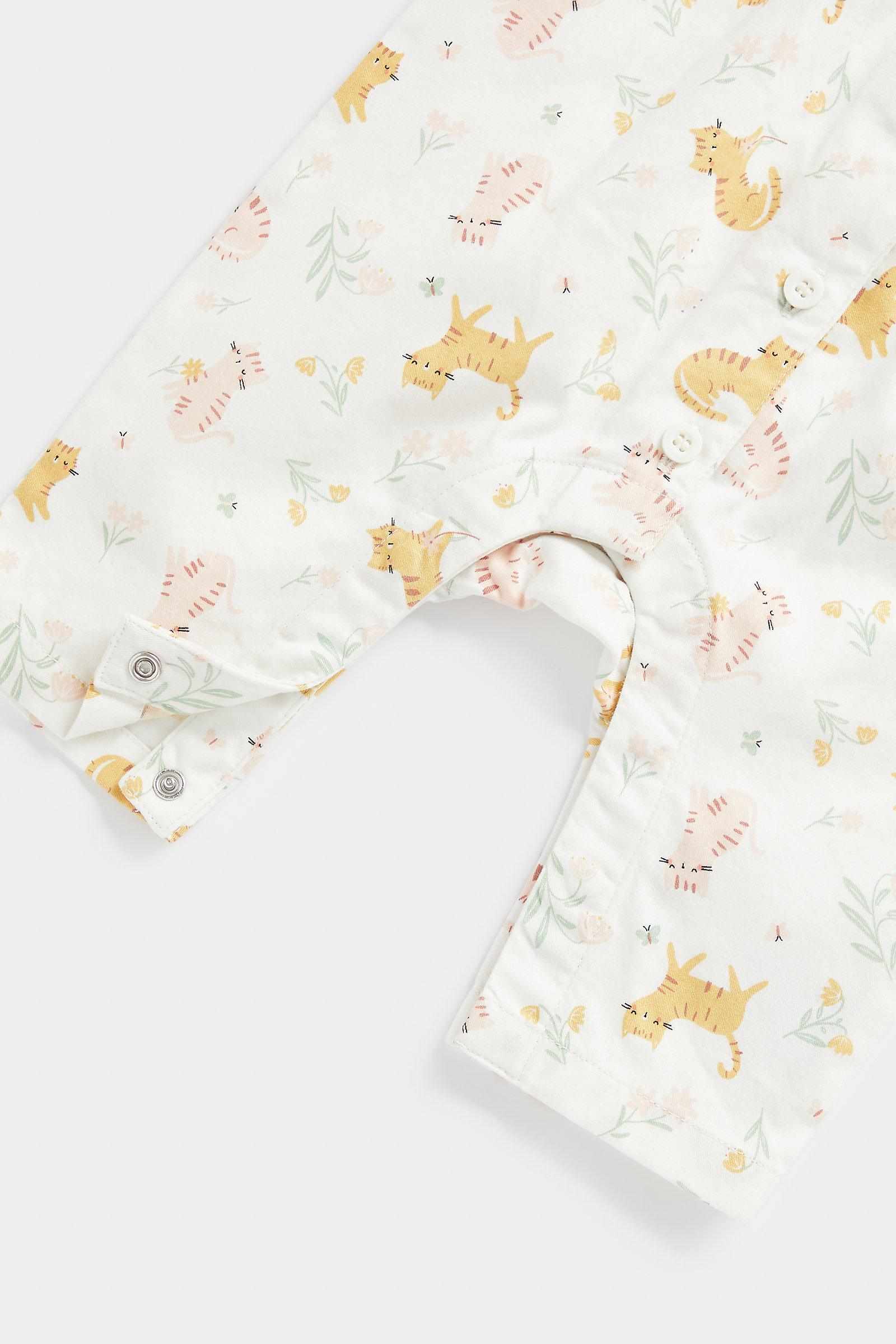 https://cdn.fynd.com/v2/falling-surf-7c8bb8/fyprod/wrkr/products/pictures/item/free/original/mothercare/FC125/3/l8NKoxjA_9-410400489001_4.jpg