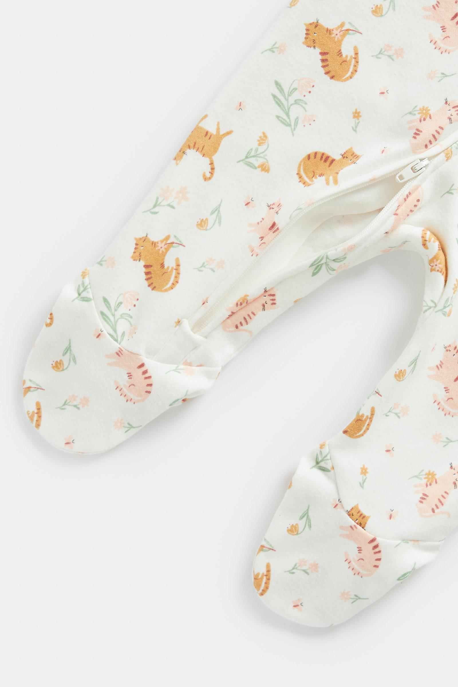 https://cdn.fynd.com/v2/falling-surf-7c8bb8/fyprod/wrkr/products/pictures/item/free/original/mothercare/FC129/3/AlqwVf1po9-410400548001_4.jpg