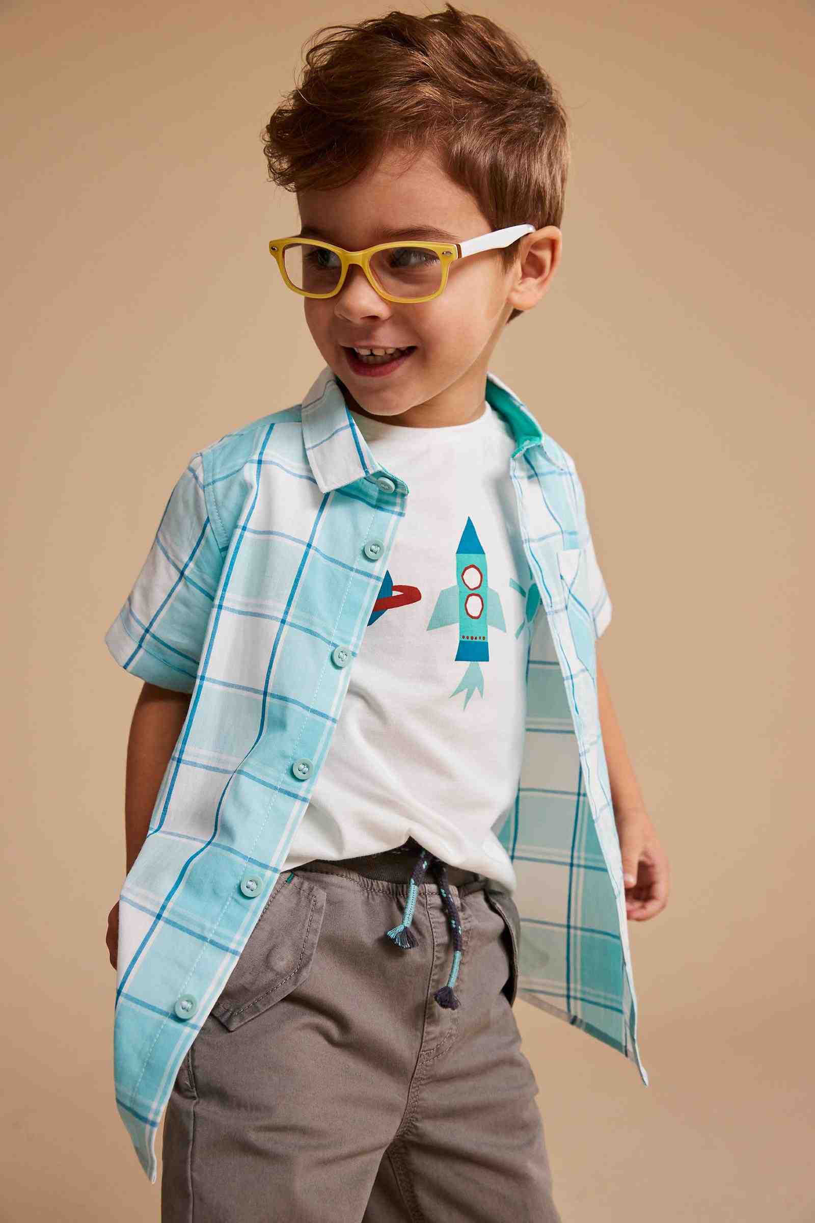 https://cdn.fynd.com/v2/falling-surf-7c8bb8/fyprod/wrkr/products/pictures/item/free/original/mothercare/HD110/0/iutQ2fbSm8-410400987001_1.jpeg