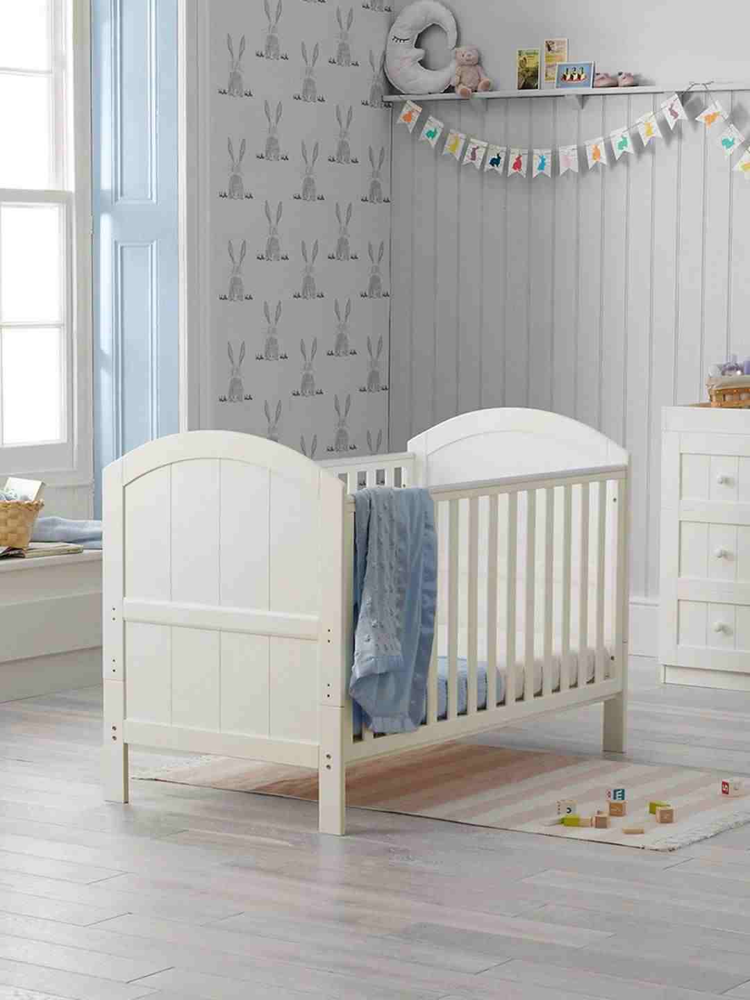 https://cdn.fynd.com/v2/falling-surf-7c8bb8/fyprod/wrkr/products/pictures/item/free/original/mothercare/KB486WHITE/4/le4FFYwZBu-KB486WHITE_5.jpg