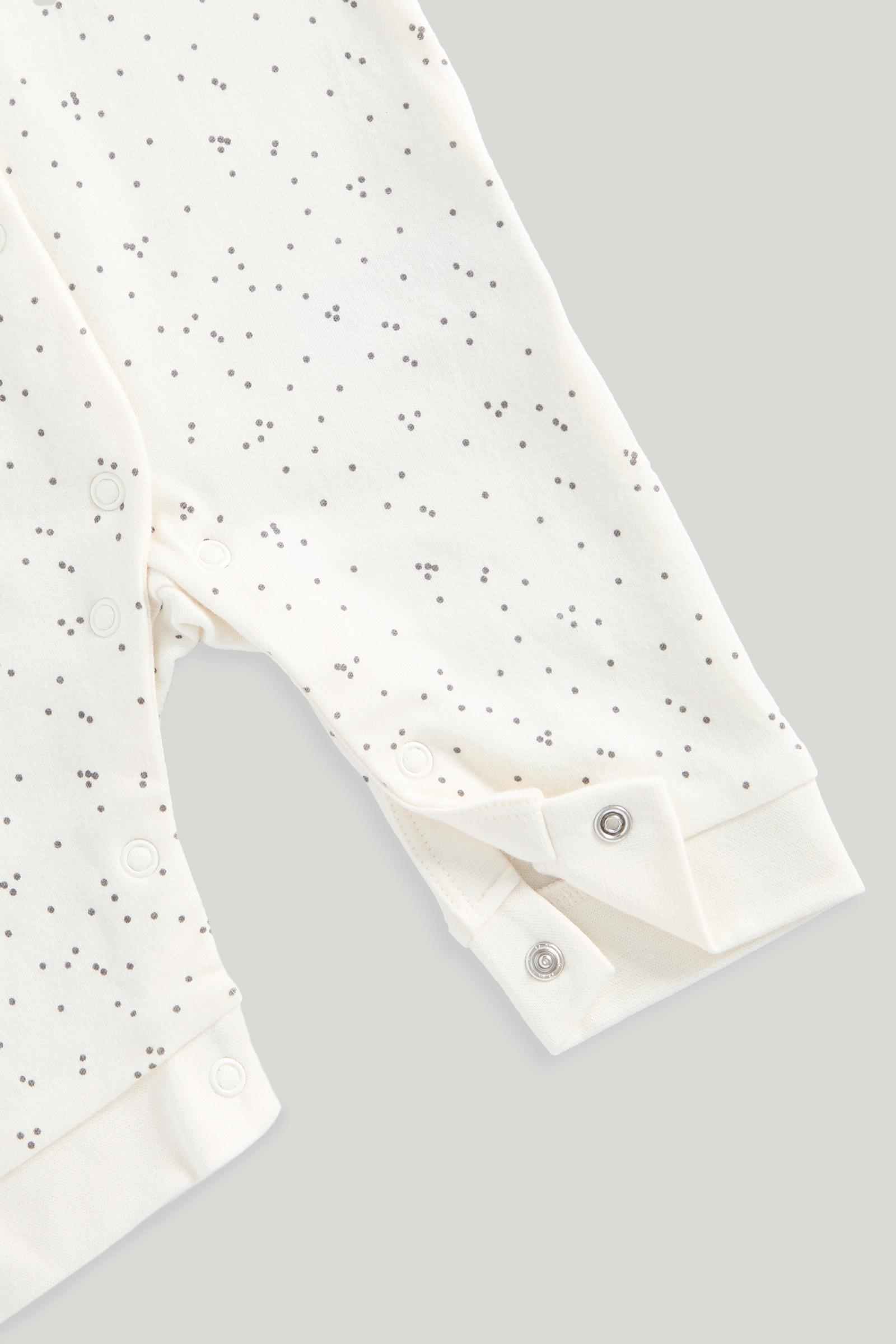 https://cdn.fynd.com/v2/falling-surf-7c8bb8/fyprod/wrkr/products/pictures/item/free/original/mothercare/LK180/4/DY8lsw7_zL-410402332003_6.jpg