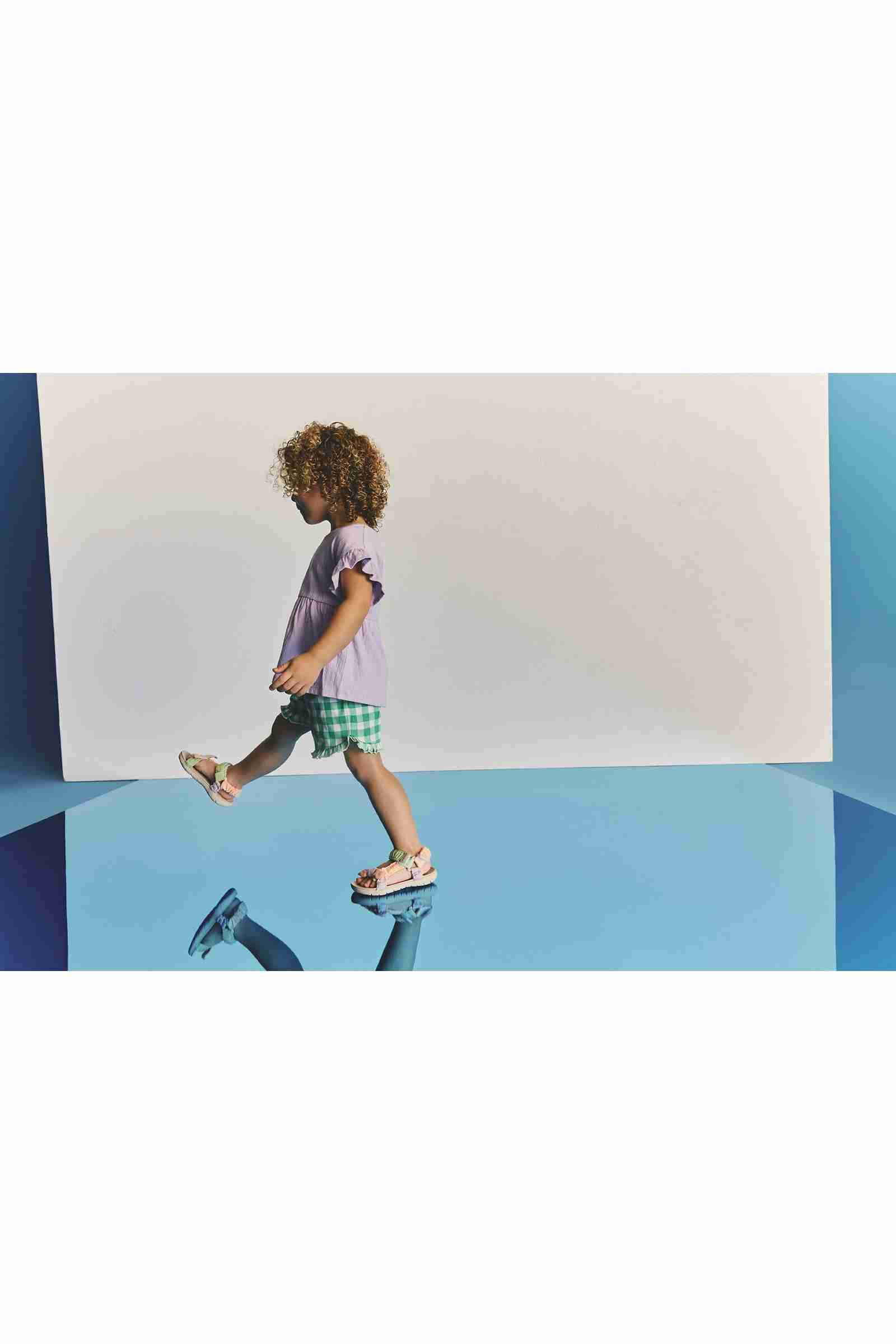 https://cdn.fynd.com/v2/falling-surf-7c8bb8/fyprod/wrkr/products/pictures/item/free/original/mothercare/LK232/3/mgiL_EAEud-410402354002_4.jpg