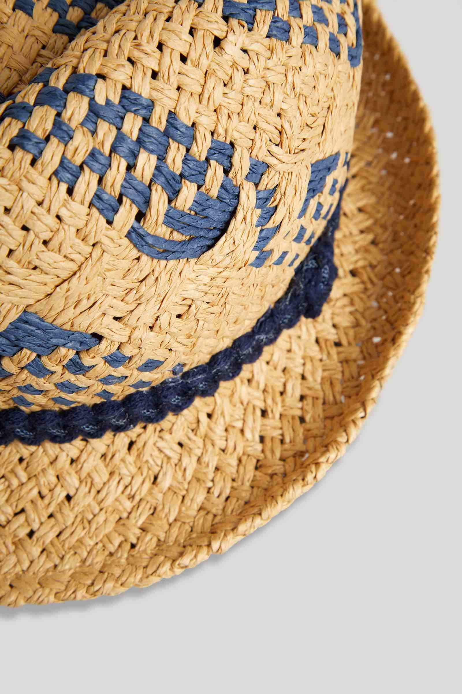 https://cdn.fynd.com/v2/falling-surf-7c8bb8/fyprod/wrkr/products/pictures/item/free/original/mothercare/LK260/1/LeUlbqVc0M-410402370002_2.jpg