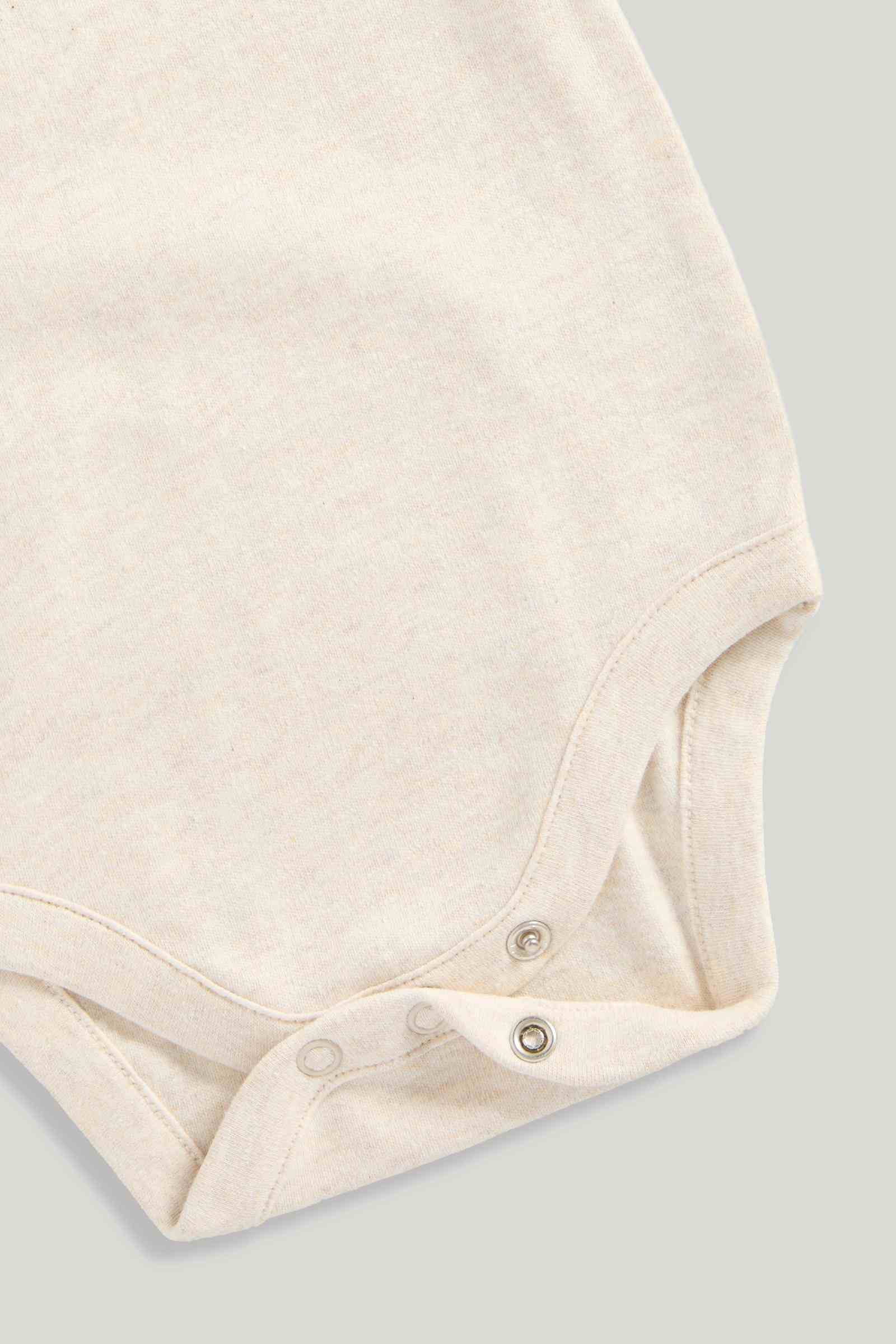 https://cdn.fynd.com/v2/falling-surf-7c8bb8/fyprod/wrkr/products/pictures/item/free/original/mothercare/LK436/3/MKOKcKH8LY-410402837001_4.jpg
