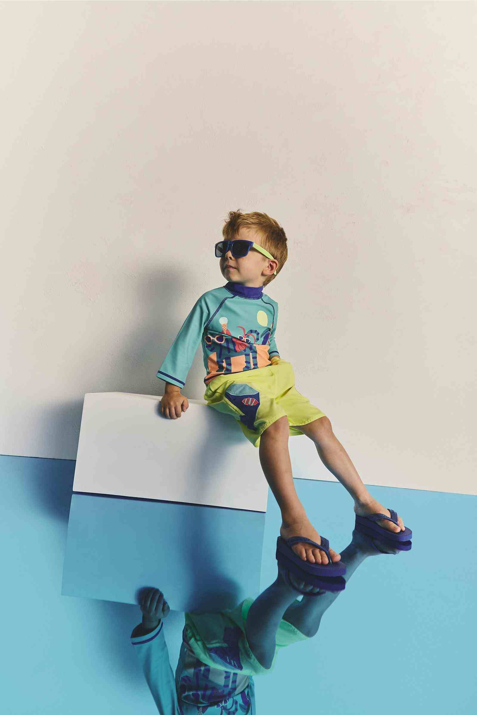 https://cdn.fynd.com/v2/falling-surf-7c8bb8/fyprod/wrkr/products/pictures/item/free/original/mothercare/LK628/2/lXCHjAtBYG-410402503002_3.jpg