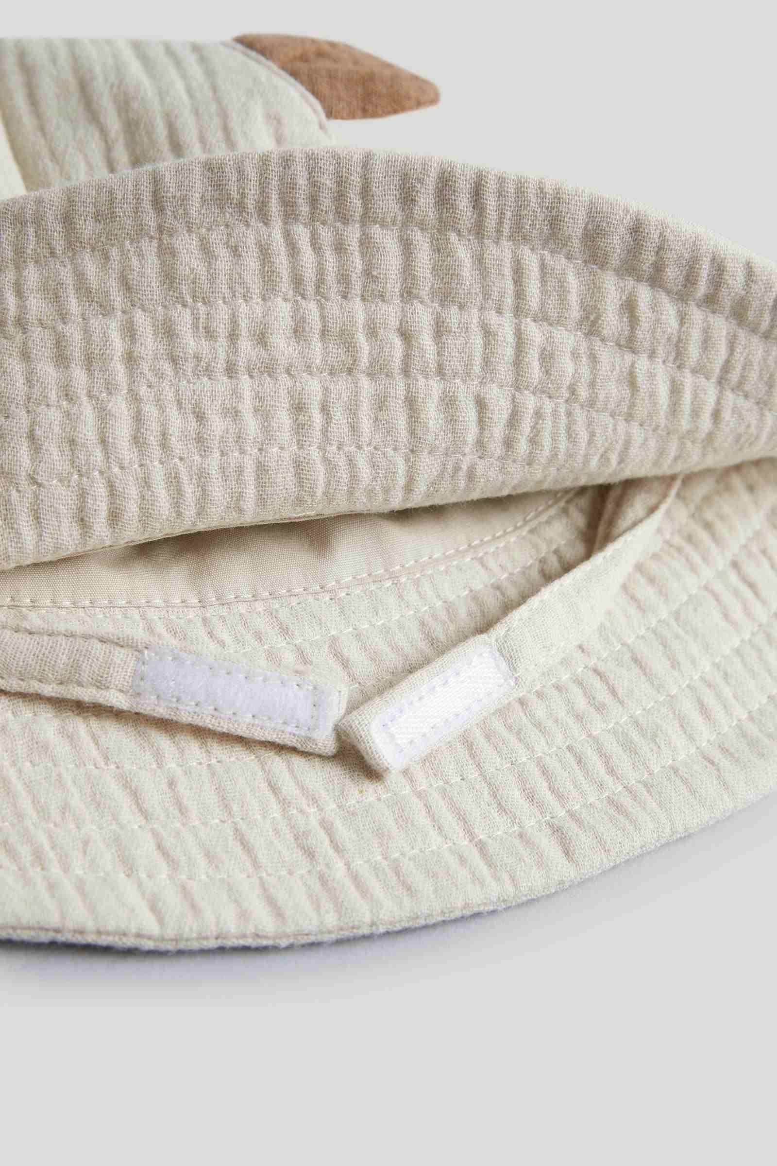 https://cdn.fynd.com/v2/falling-surf-7c8bb8/fyprod/wrkr/products/pictures/item/free/original/mothercare/LL221/2/6ROI-B7avT-410402703002_3.jpg