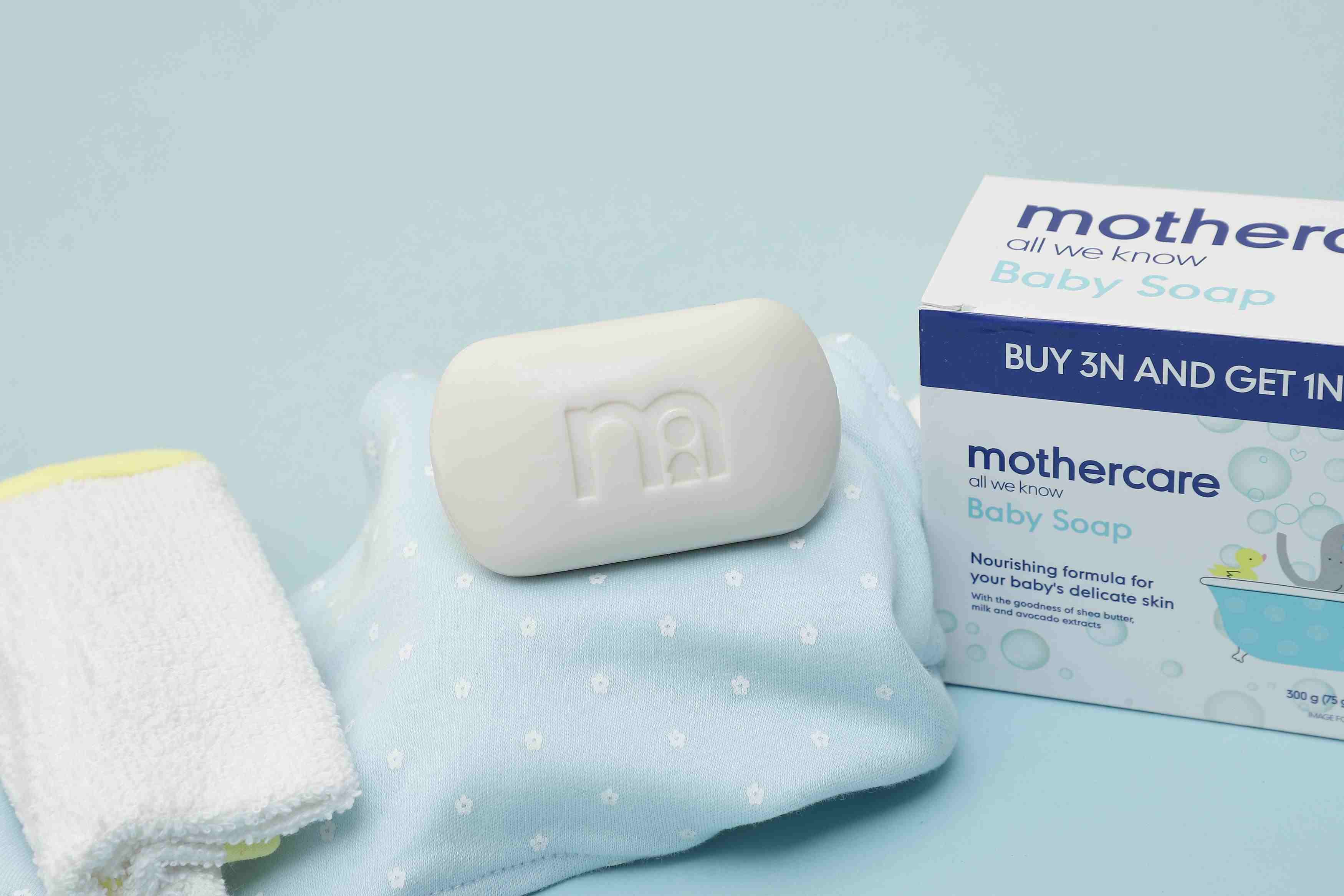 https://cdn.fynd.com/v2/falling-surf-7c8bb8/fyprod/wrkr/products/pictures/item/free/original/mothercare/MCAWKS75P04/8/J2hiPxo8_W-491654668_9.jpg