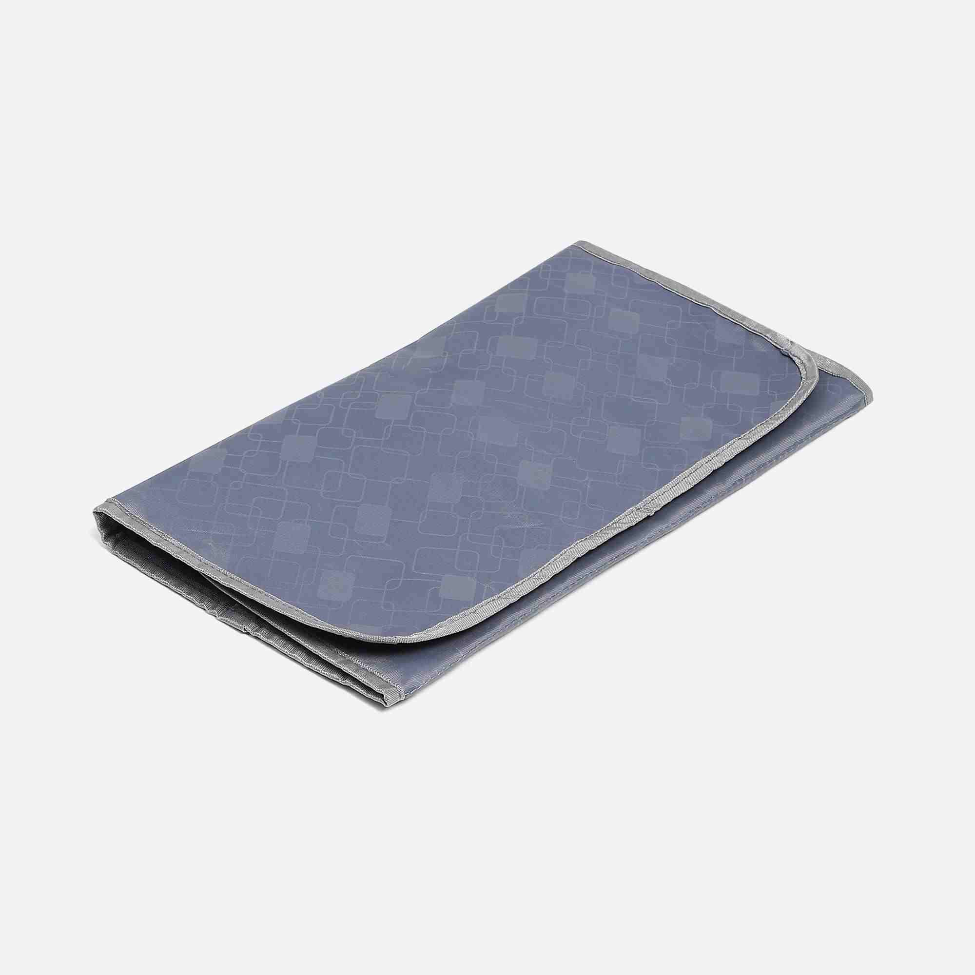 https://cdn.fynd.com/v2/falling-surf-7c8bb8/fyprod/wrkr/products/pictures/item/free/original/mothercare/MCDP01/4/HPoPQ1-7ia-493771540-5.jpg
