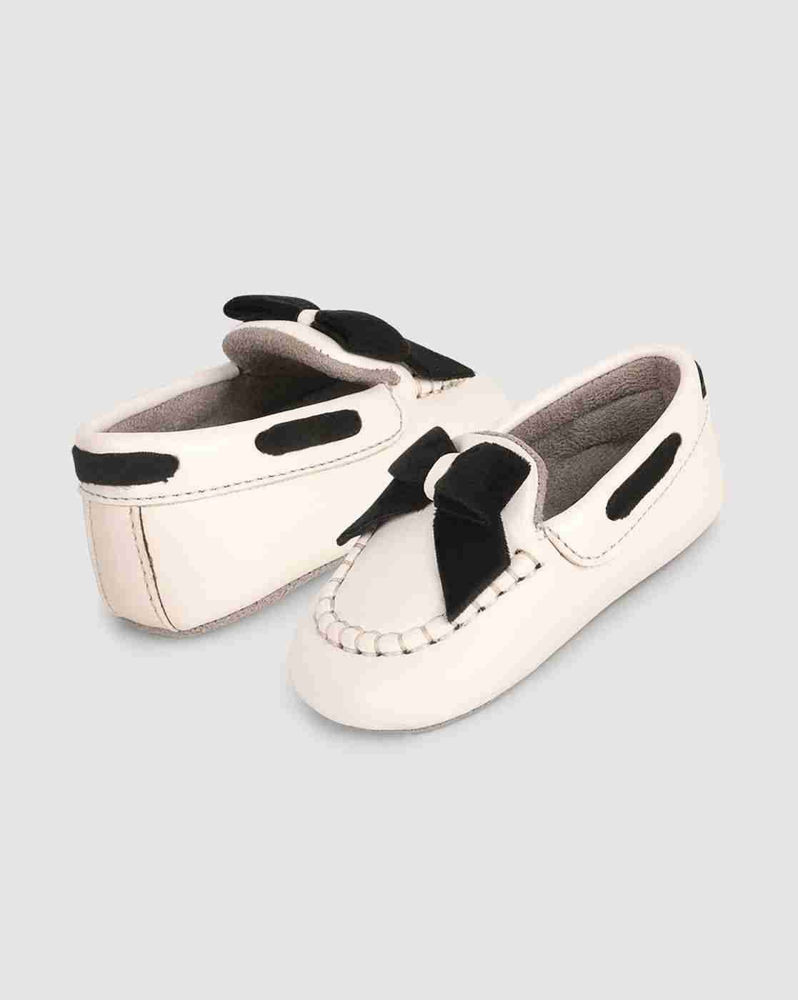 Boys Bow Pram Shoe-White