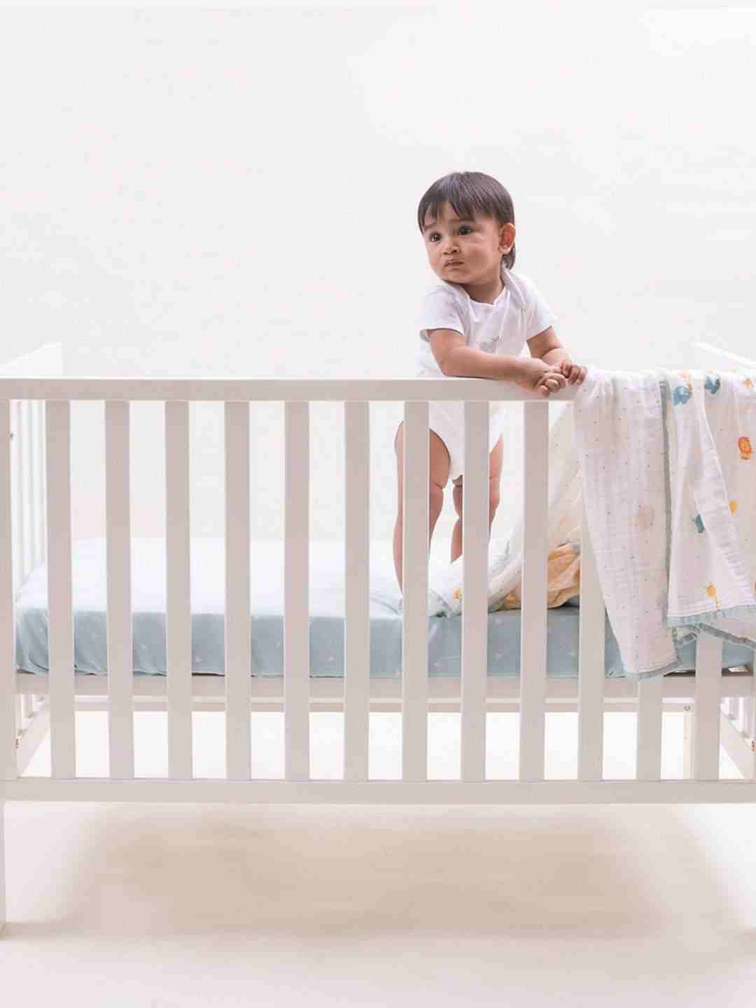 https://cdn.fynd.com/v2/falling-surf-7c8bb8/fyprod/wrkr/products/pictures/item/free/original/mothercare/MILAB154/2/VBIcc9sJnU-1242506_3.jpg