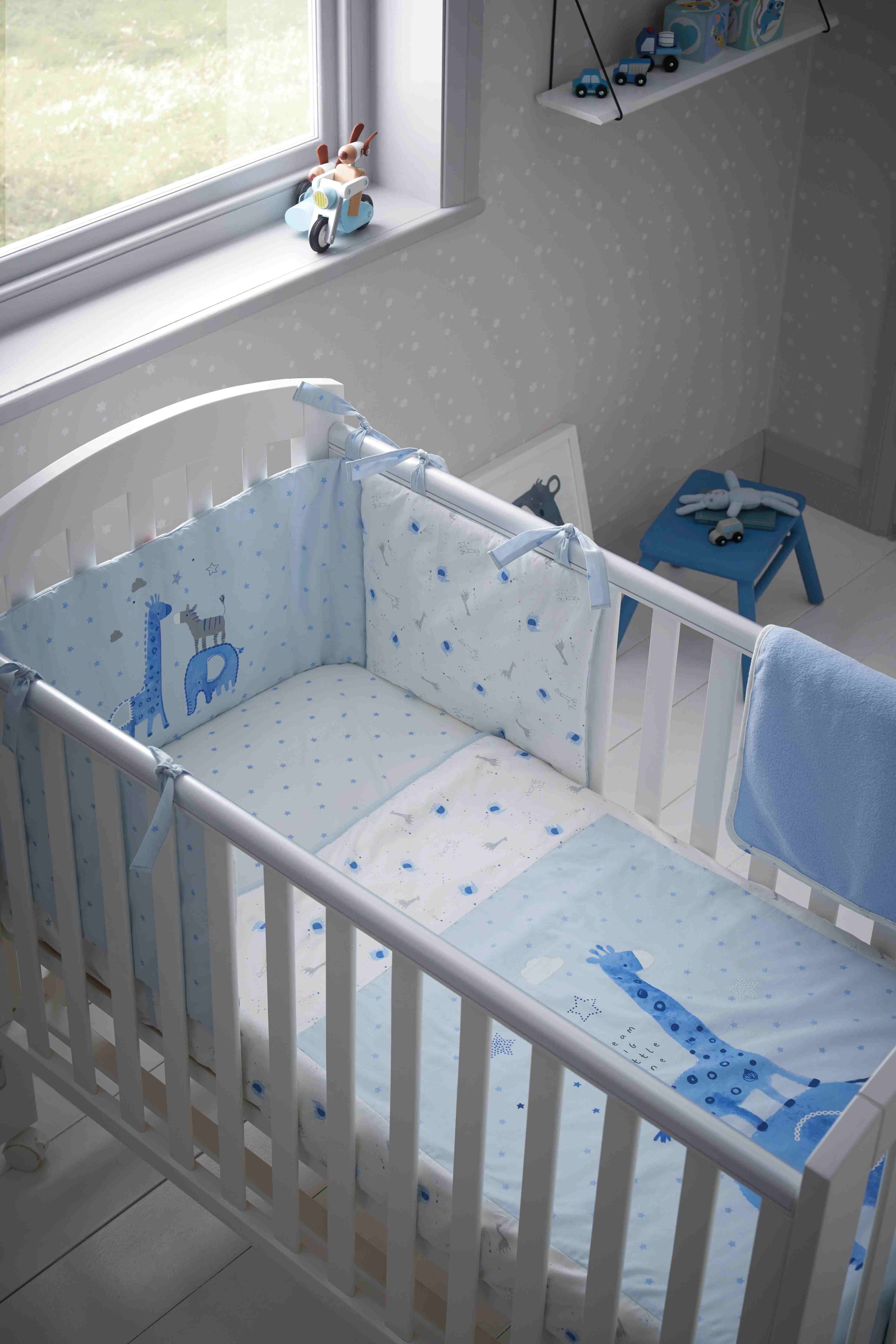 https://cdn.fynd.com/v2/falling-surf-7c8bb8/fyprod/wrkr/products/pictures/item/free/original/mothercare/UA229/4/qnS12dzAMc-491654194_5.jpg
