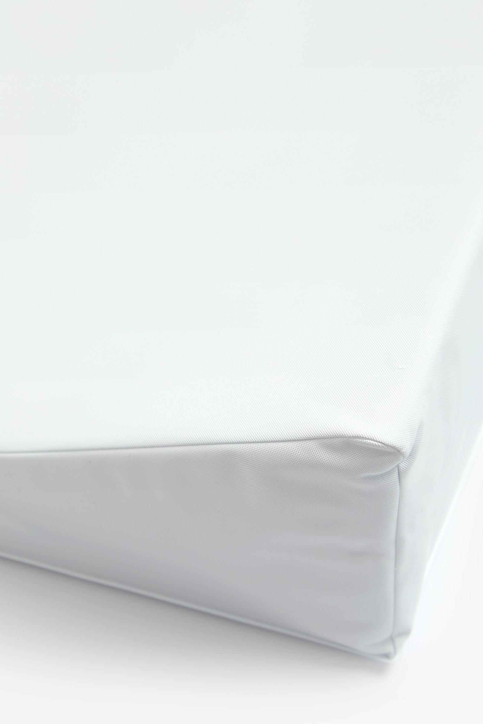https://cdn.fynd.com/v2/falling-surf-7c8bb8/fyprod/wrkr/products/pictures/item/free/original/mothercare/UB519/1/aJV2XzNuDJ-492863363_2.jpg