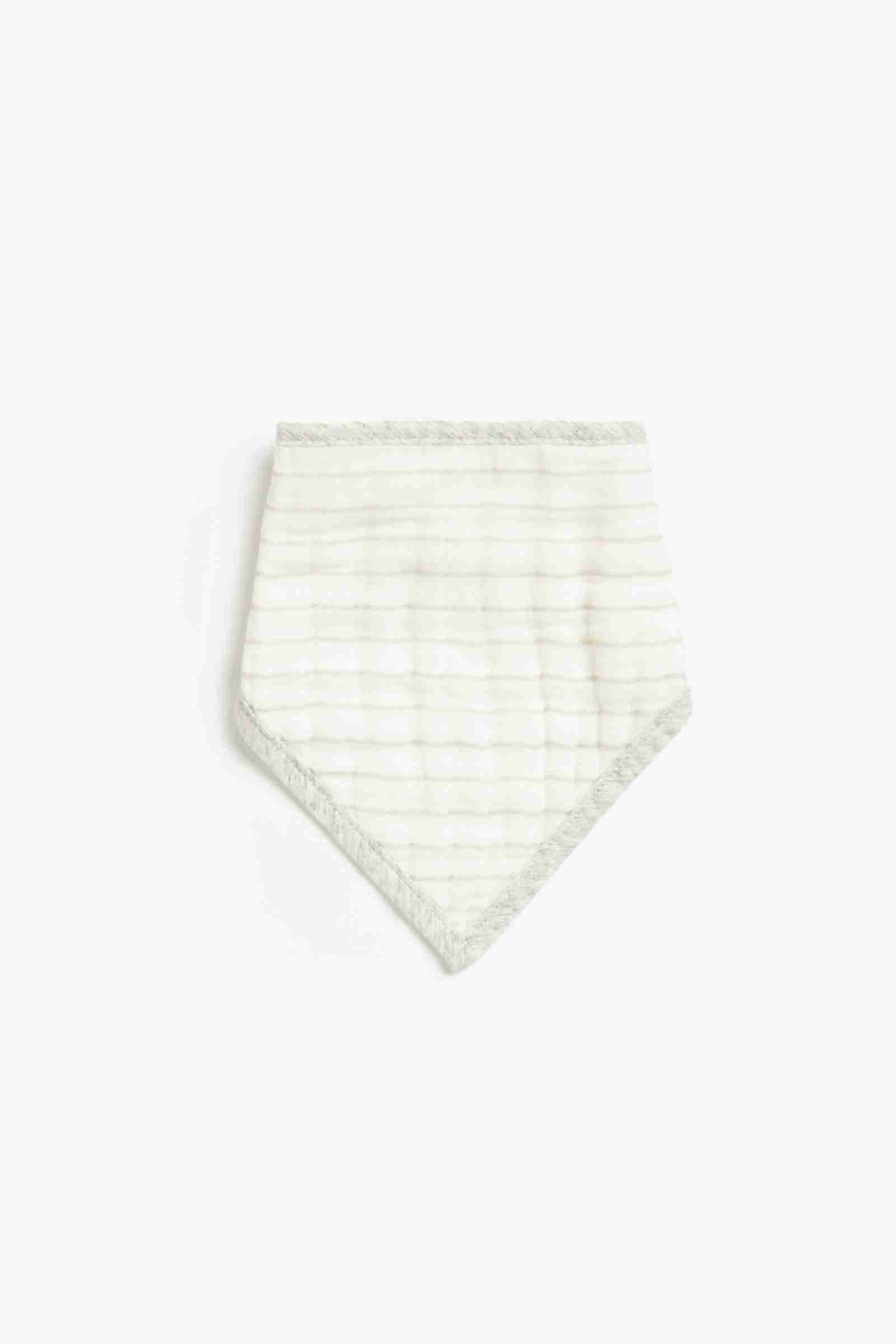 https://cdn.fynd.com/v2/falling-surf-7c8bb8/fyprod/wrkr/products/pictures/item/free/original/mothercare/UB792/2/Yhz1tP4p83-492863366_3.jpg