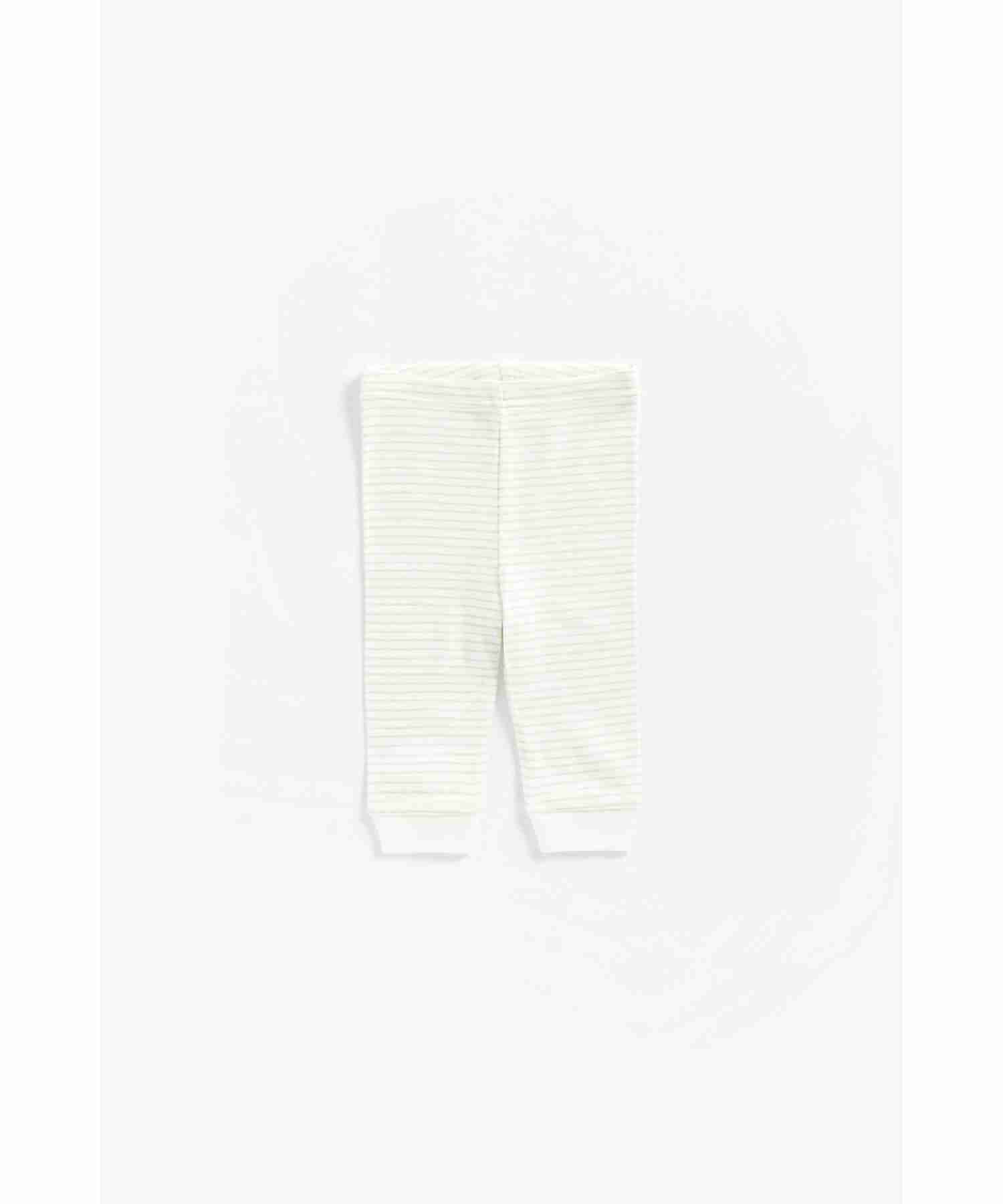 https://cdn.fynd.com/v2/falling-surf-7c8bb8/fyprod/wrkr/products/pictures/item/free/original/mothercare/ZA068/4/fy6vS-qdKE-ZA068-5.jpg