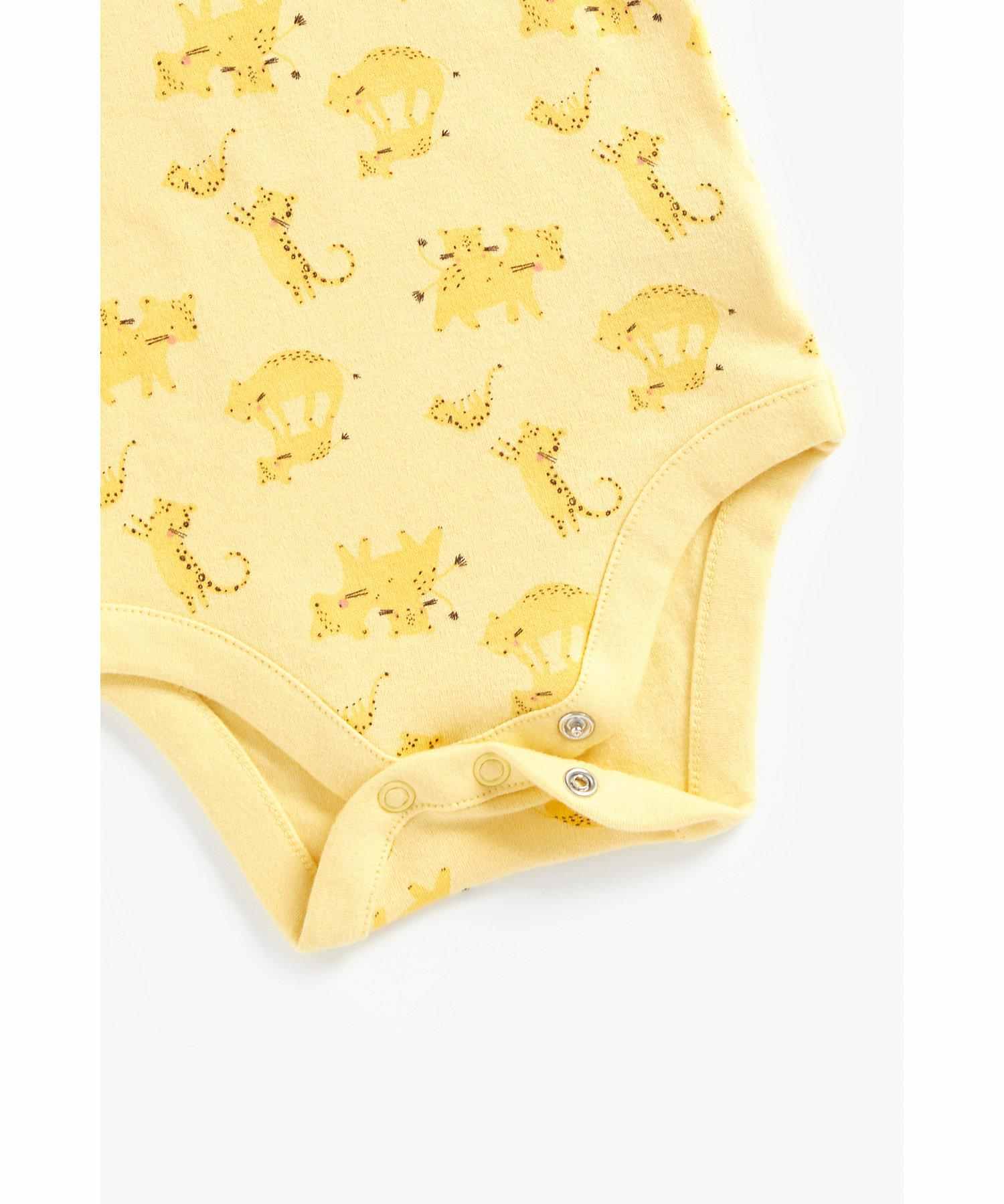 https://cdn.fynd.com/v2/falling-surf-7c8bb8/fyprod/wrkr/products/pictures/item/free/original/mothercare/ZA090/6/HQmzNmDITK-ZA090-7.jpg