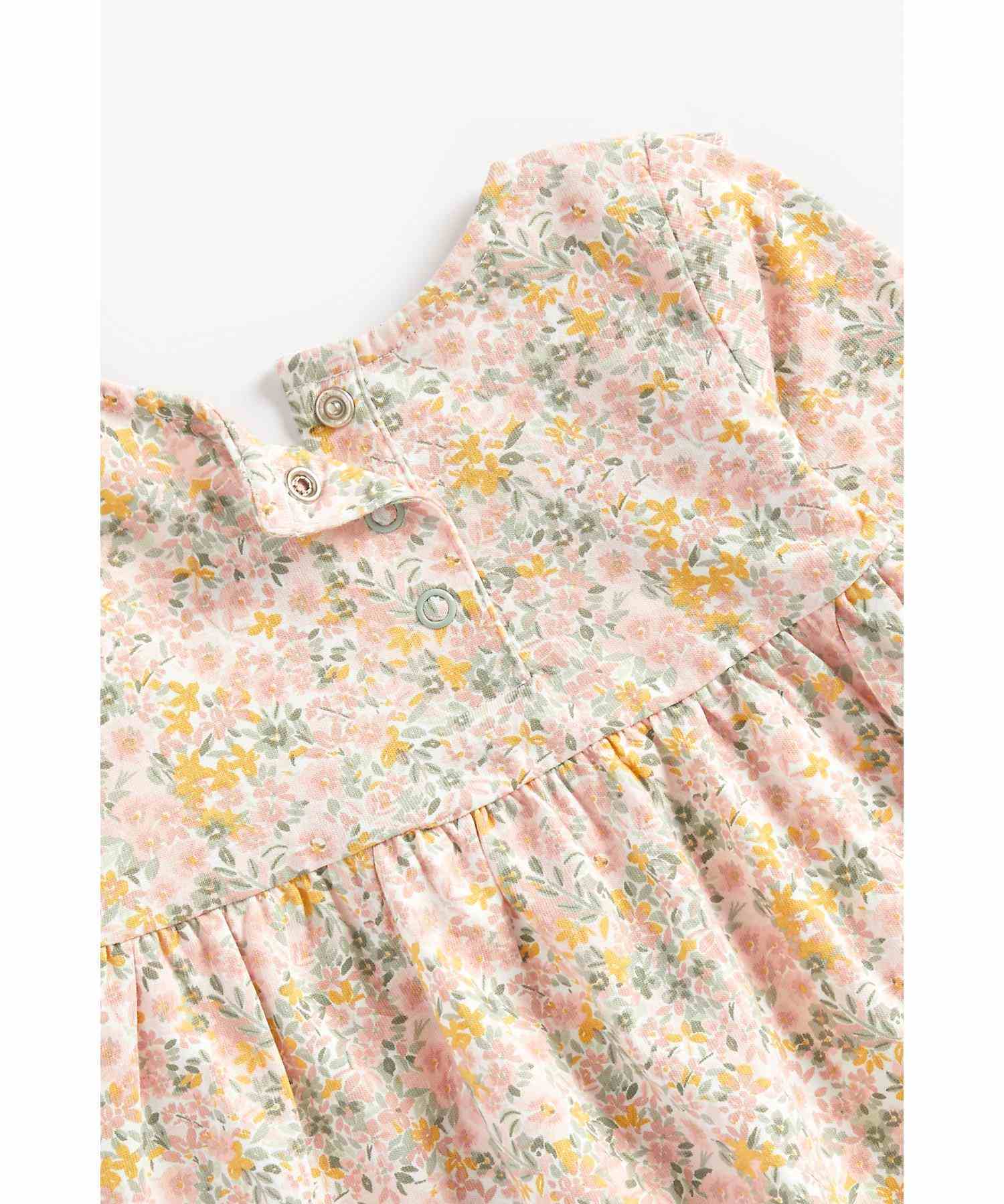 https://cdn.fynd.com/v2/falling-surf-7c8bb8/fyprod/wrkr/products/pictures/item/free/original/mothercare/ZB036/3/LC4txxcLRM-ZB036-4.jpg