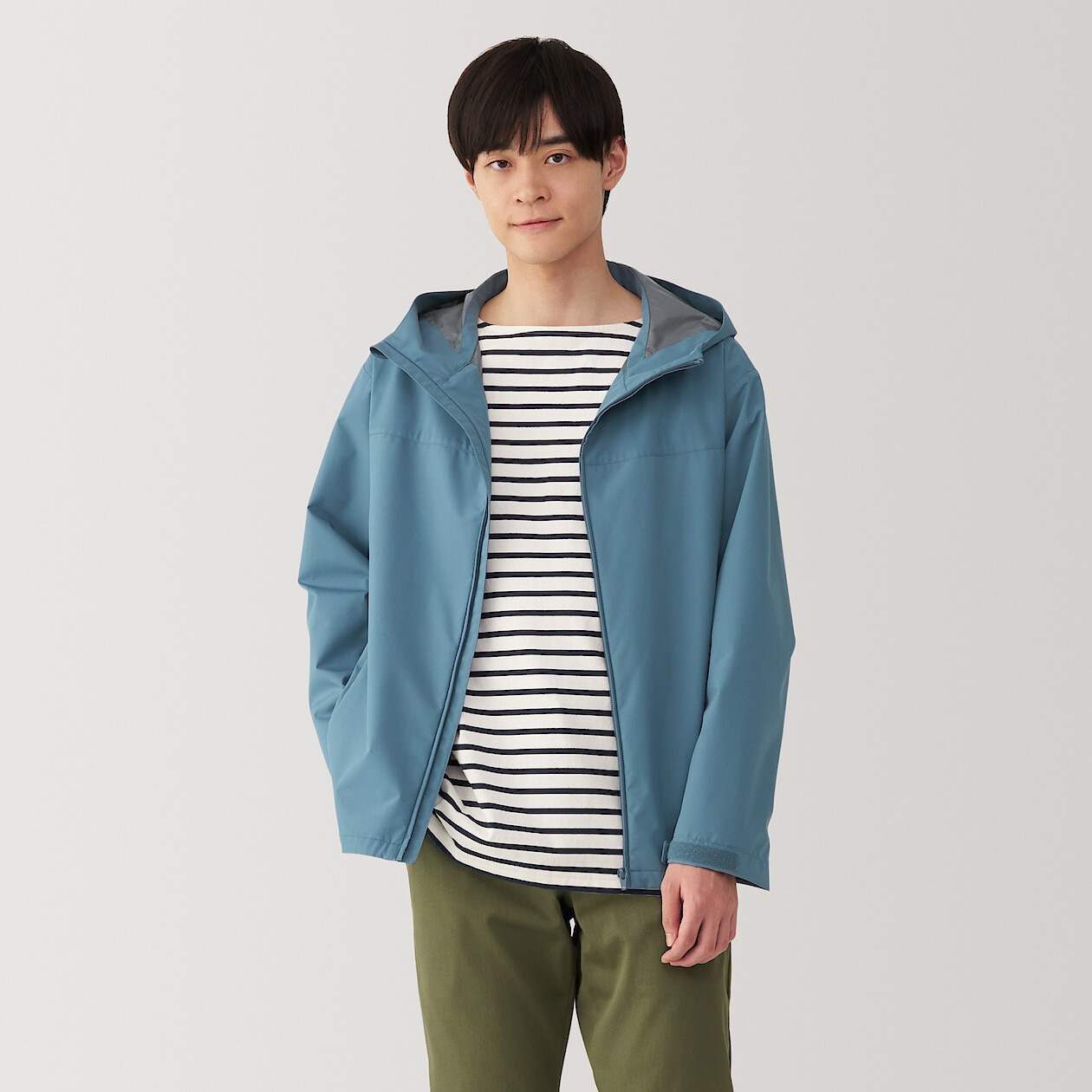 Water repellent hooded jacket