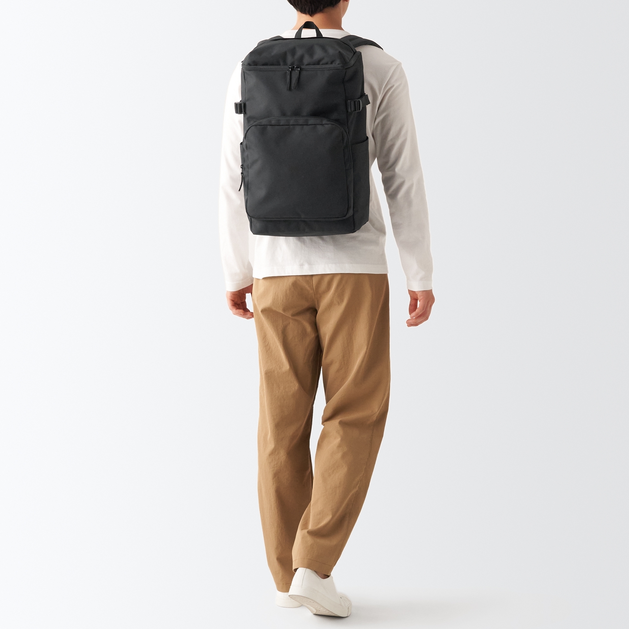 Less tiring water repellent Toploader backpack
