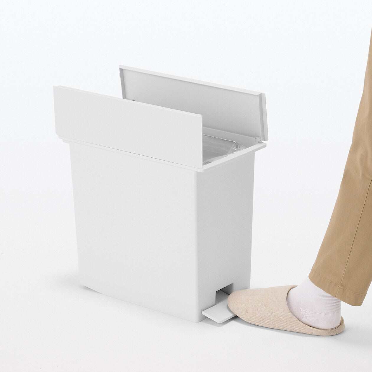 Polypropylene Pedal dust bin / S