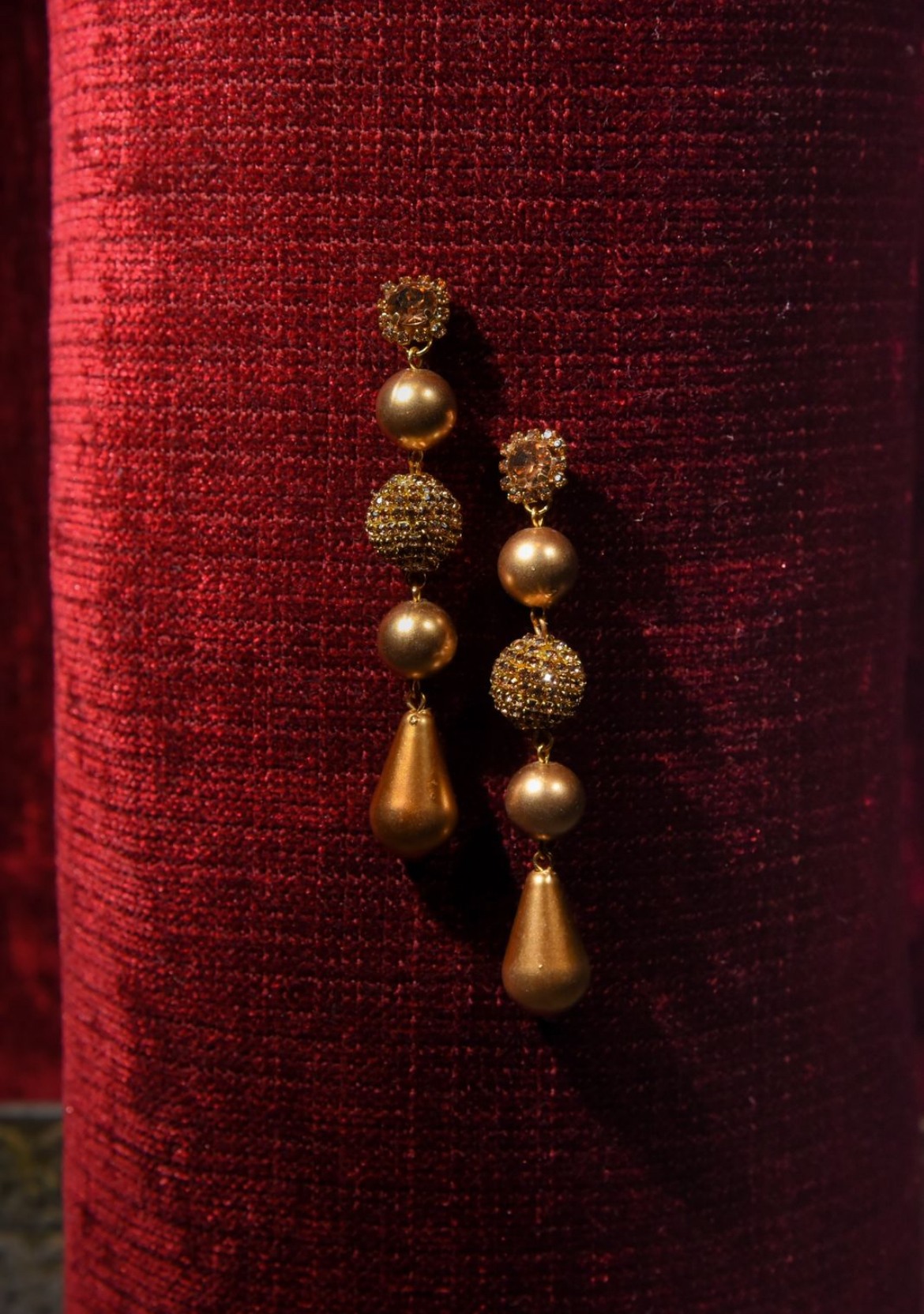BOLD IS GOLD PEARL DANGLERS