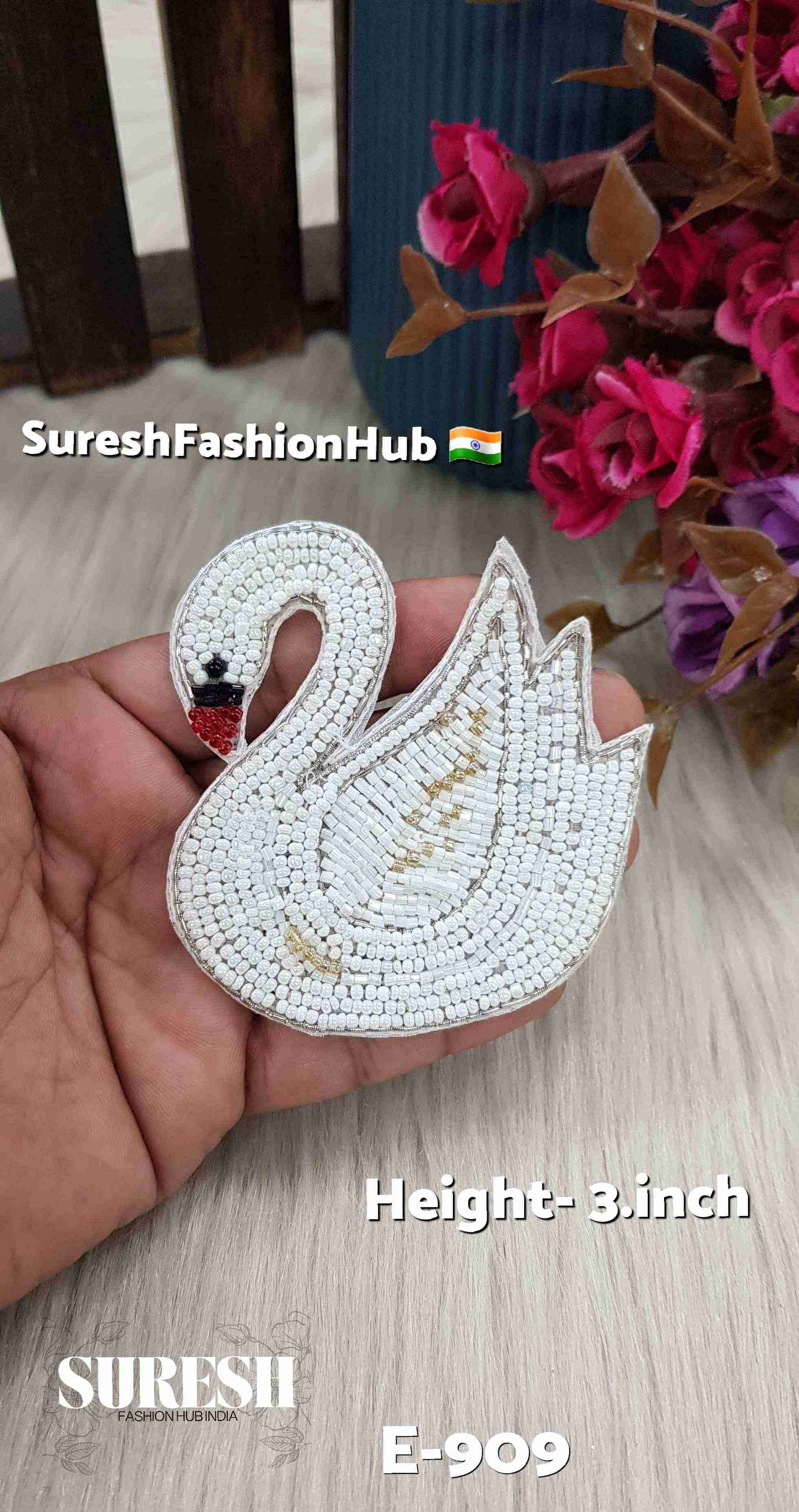 White Left Facing Swan Patch – E-909