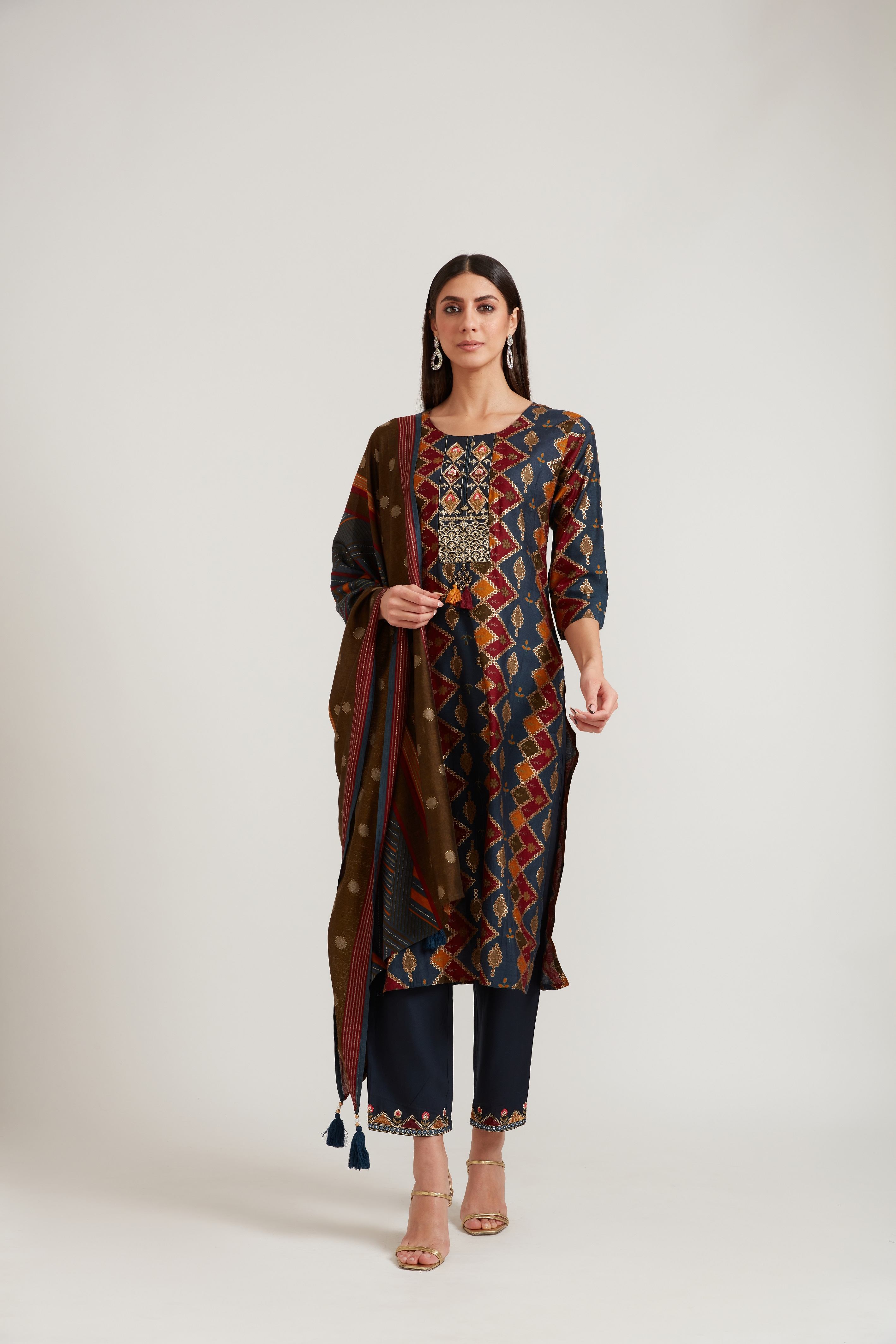 Neerus NAVY BLUE Ethnic Motifs Printed Straight Regular Kurta Sets