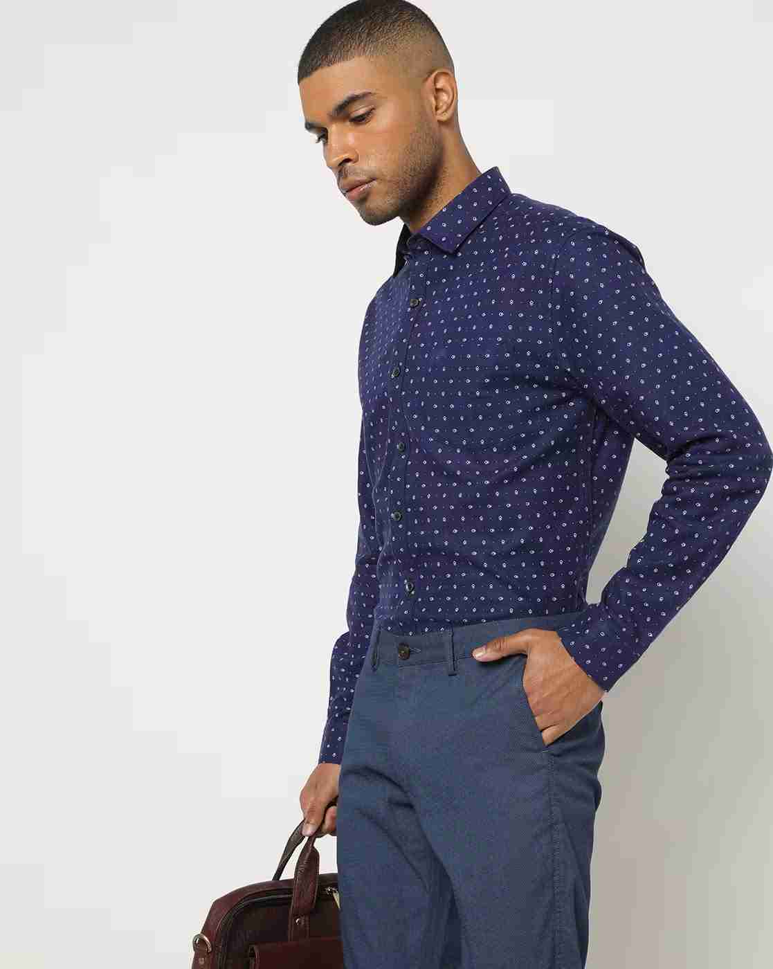 Men Micro Print Slim Fit Shirt with Patch Pocket