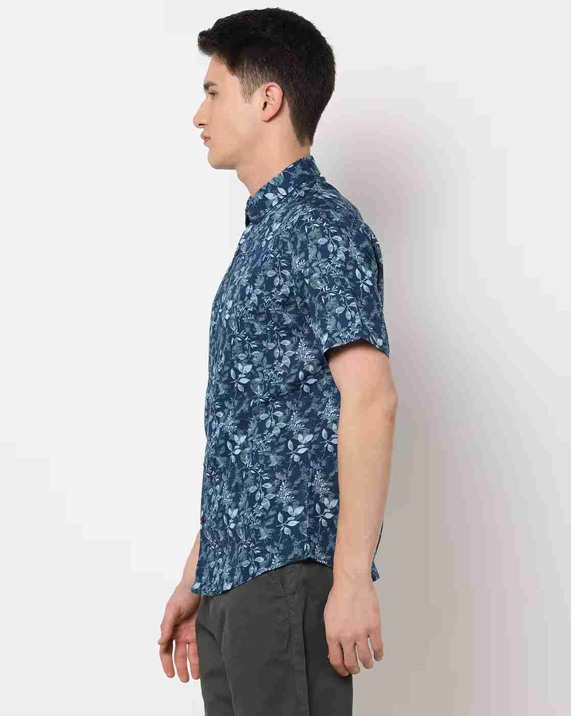 NETPLAY | Leaf Print Slim Fit Shirt with Patch Pocket|1