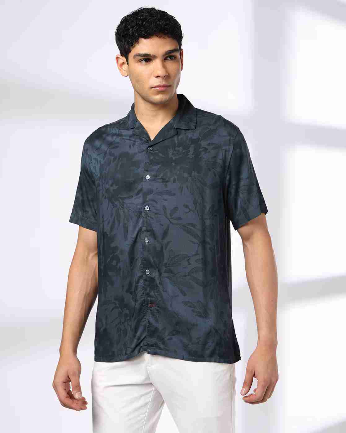 Men Floral Print Regular Fit Shirt