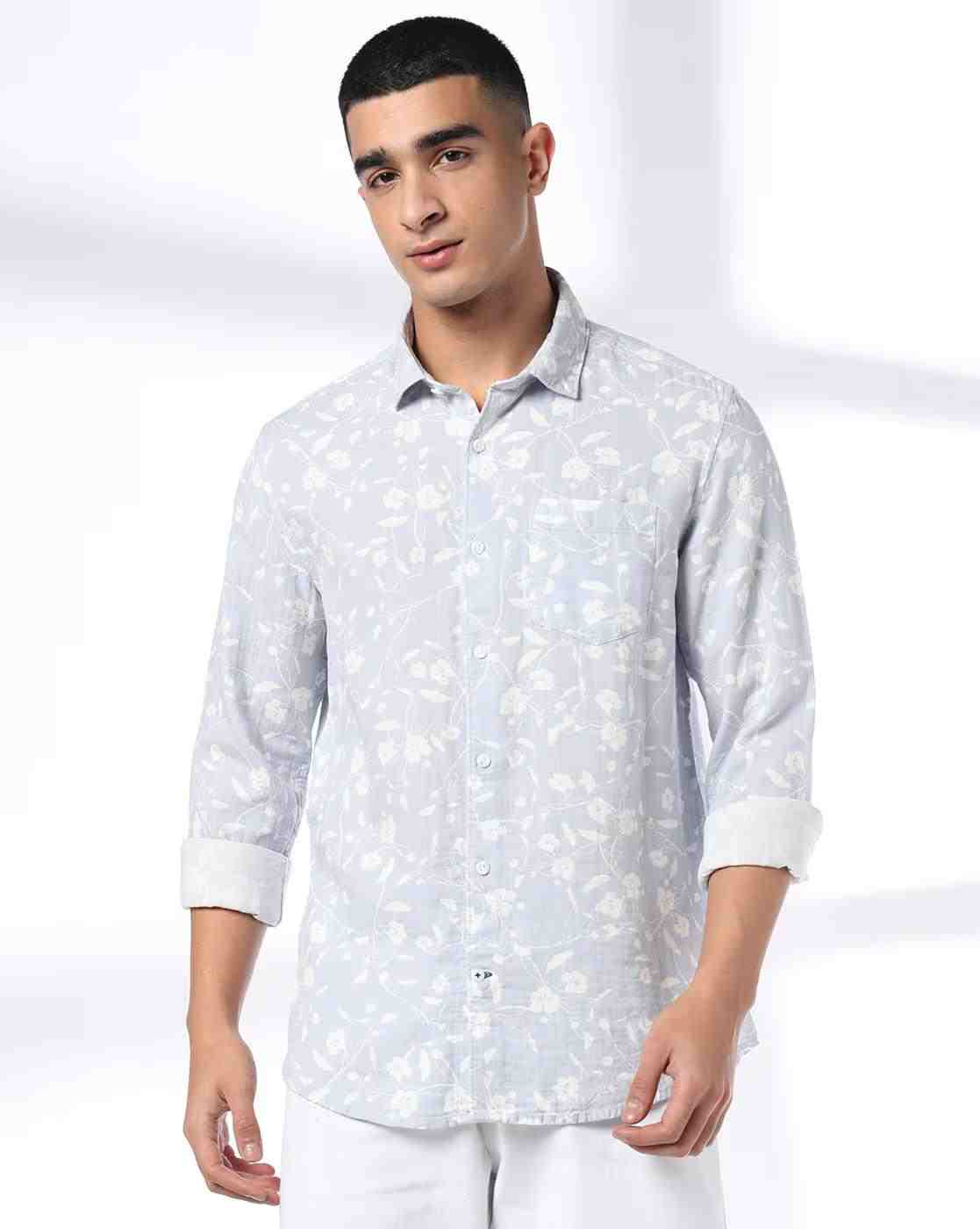 Men Floral Print Slim Fit Shirt with Patch Pocket