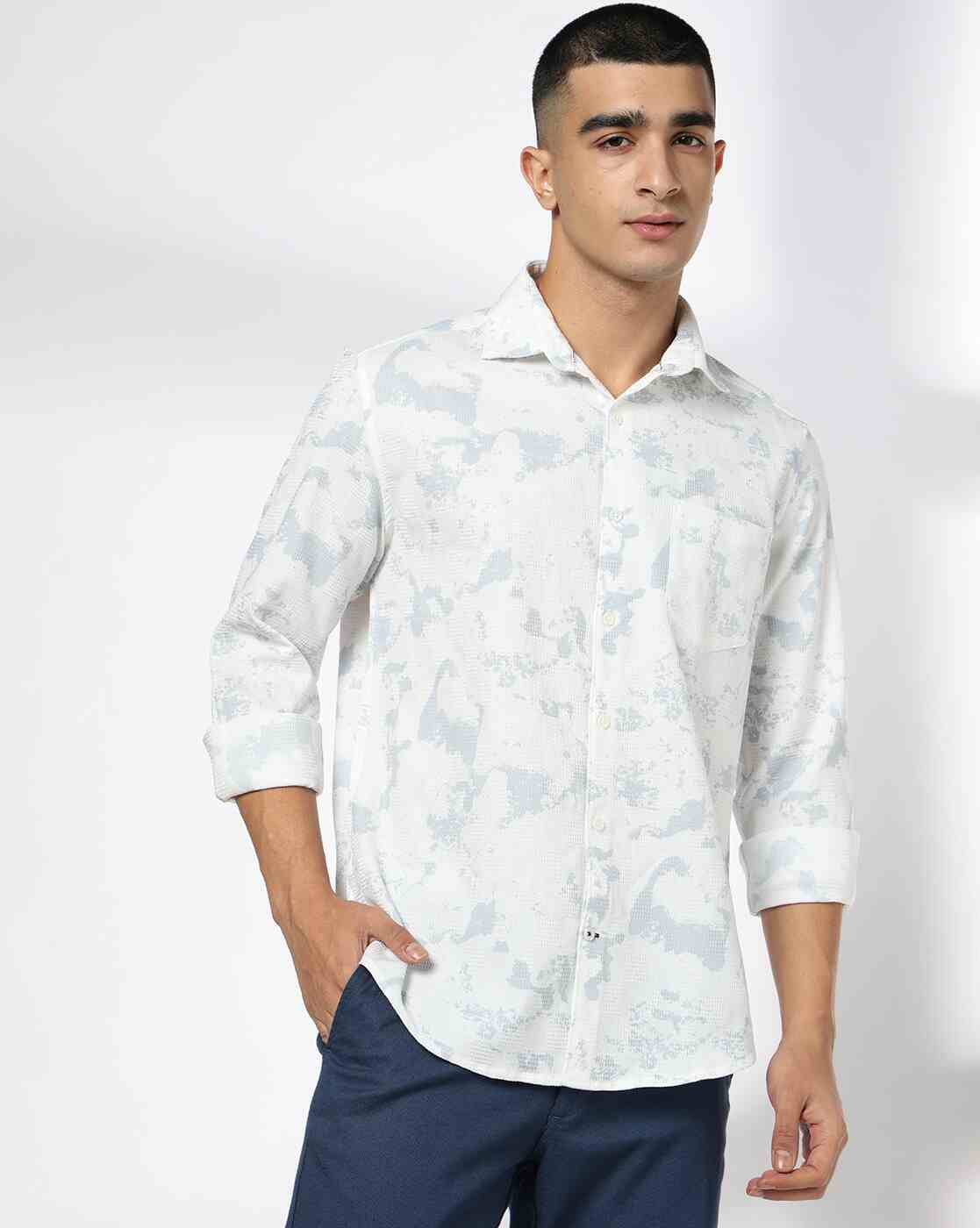 Men Printed Slim Fit Shirt with Patch Pocket