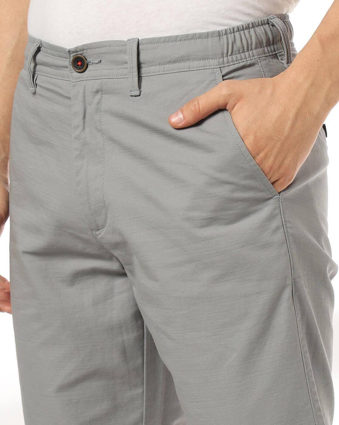 NETPLAY | Men Slim Fit Shorts with Insert Pockets|3