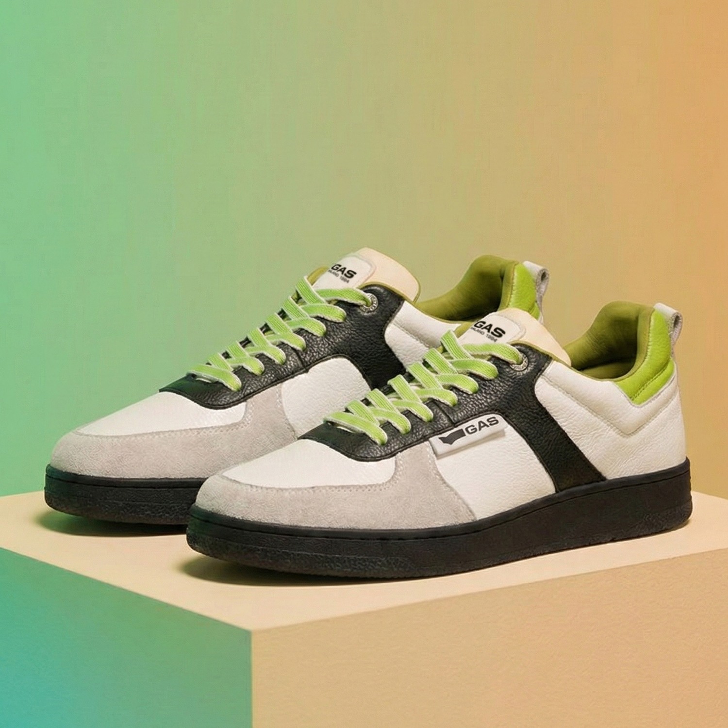 Men Cristallo White Black Sneaker