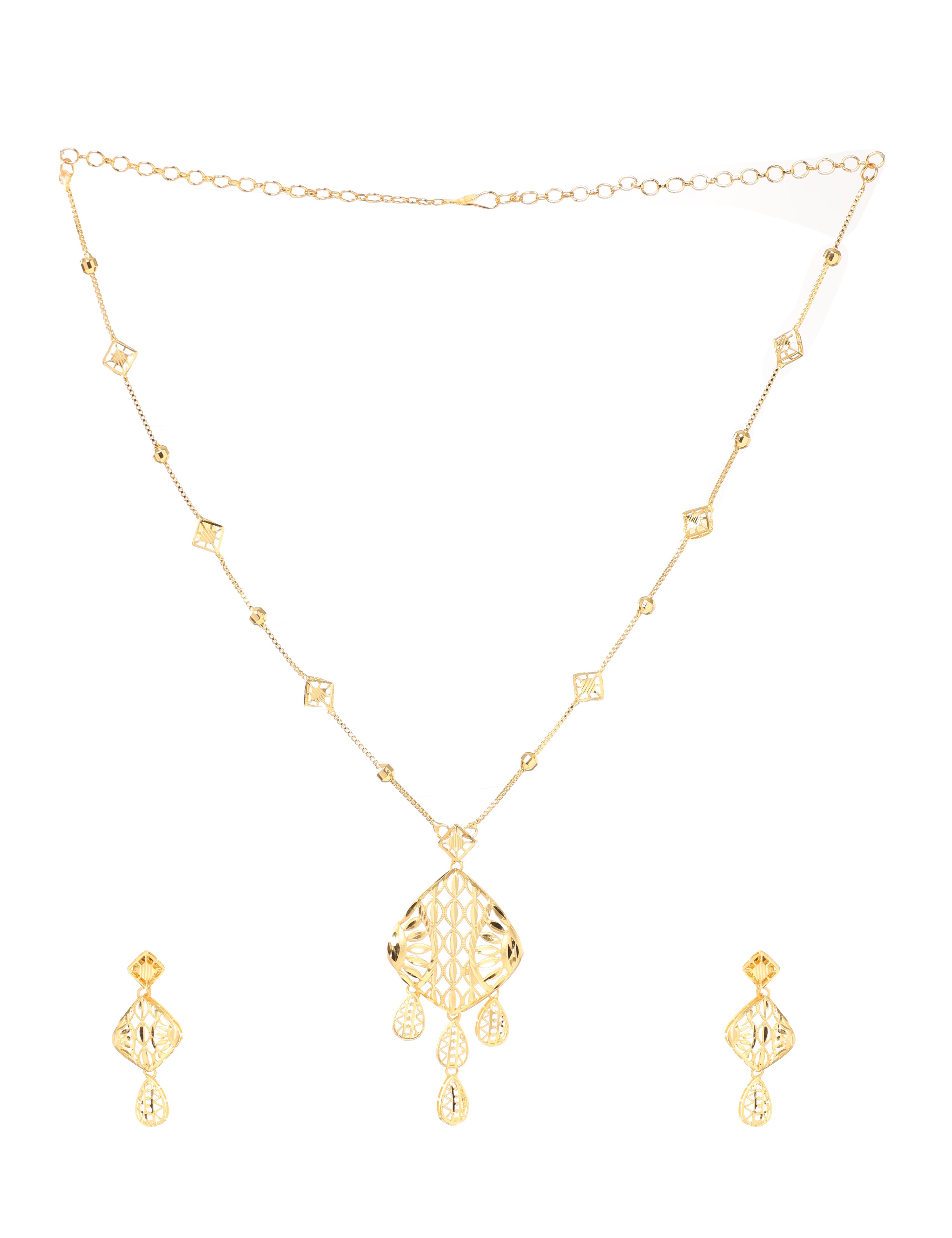The Nila Gold Plated Pendant Chain Set