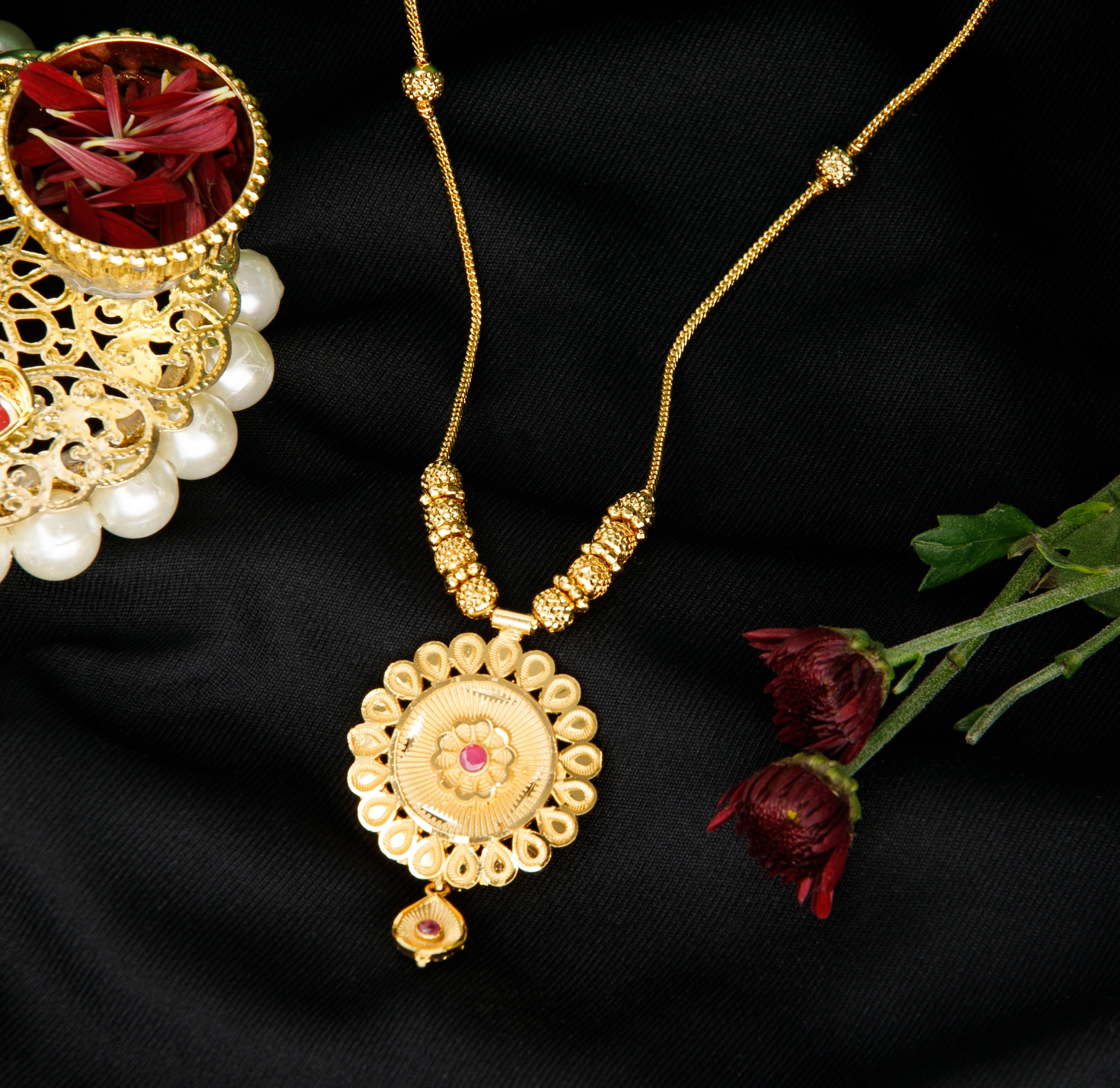The Nila Gold Plated Pendant Drop Chain